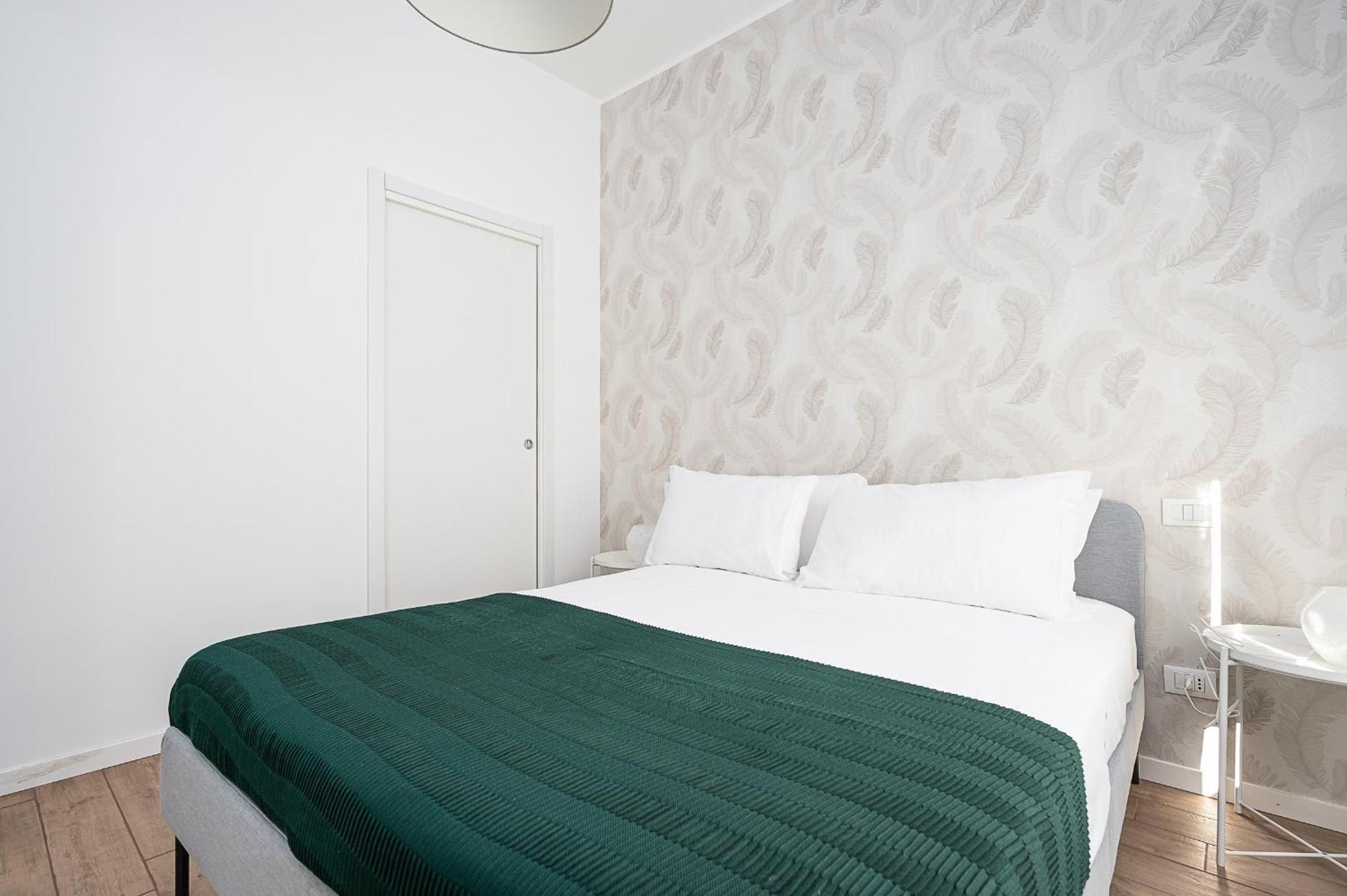 Classbnb - With Balcony Near The City Center Apartment *