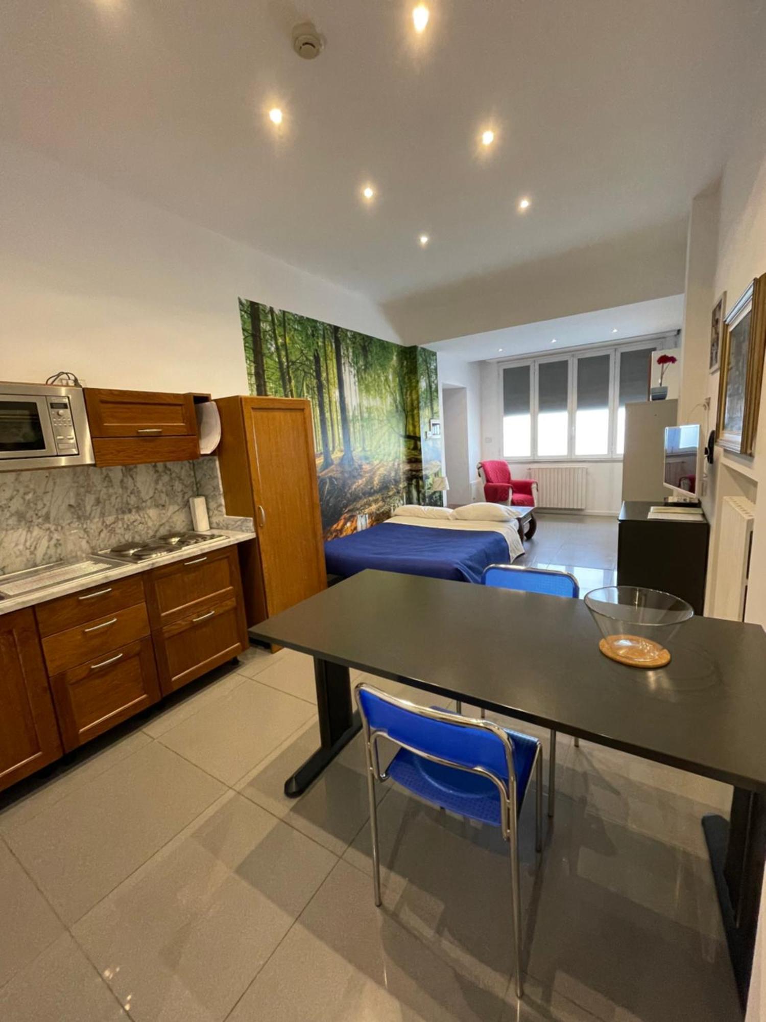 Canal Apartment *