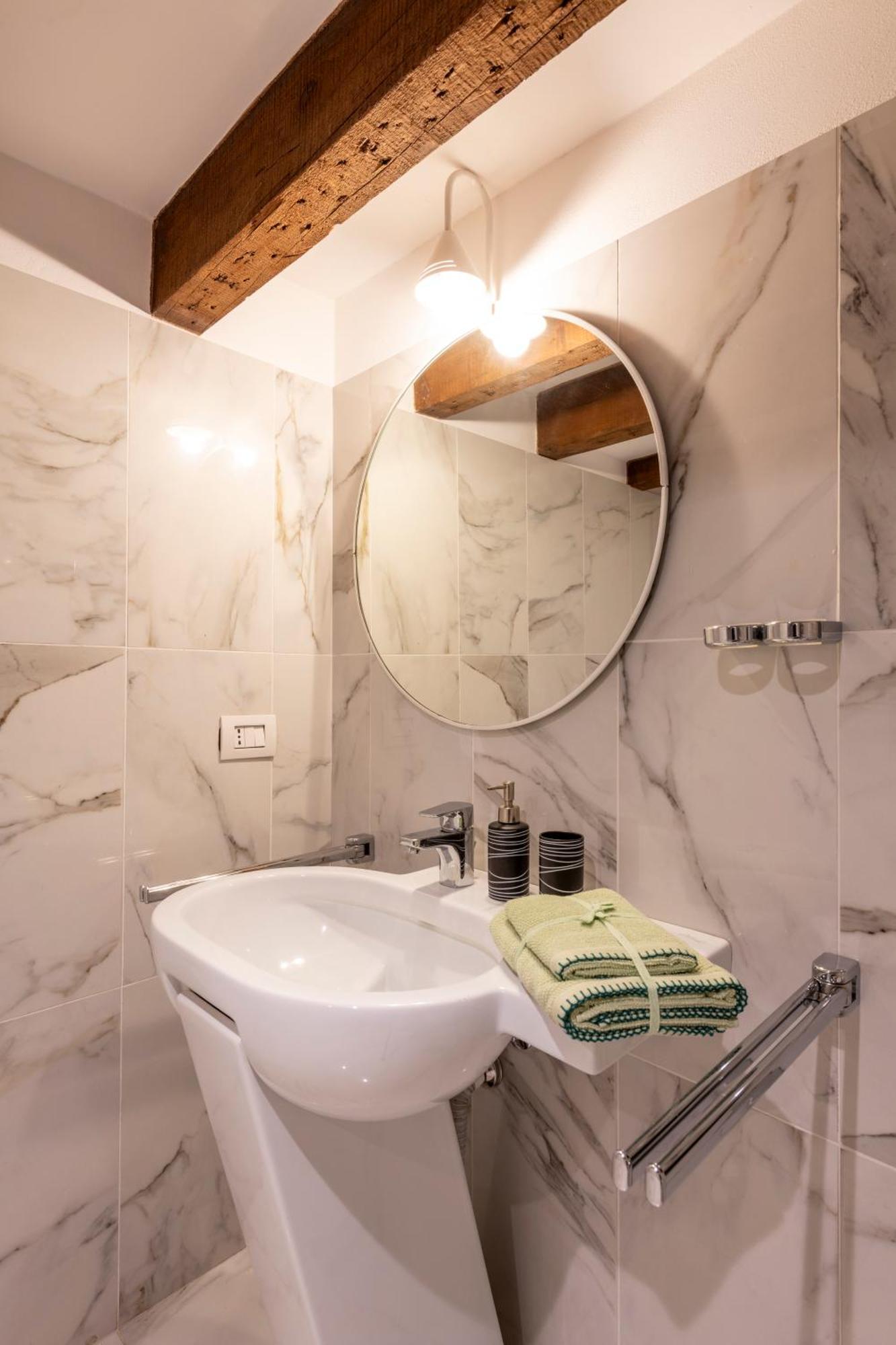 Charming Loft In Isola * Milan