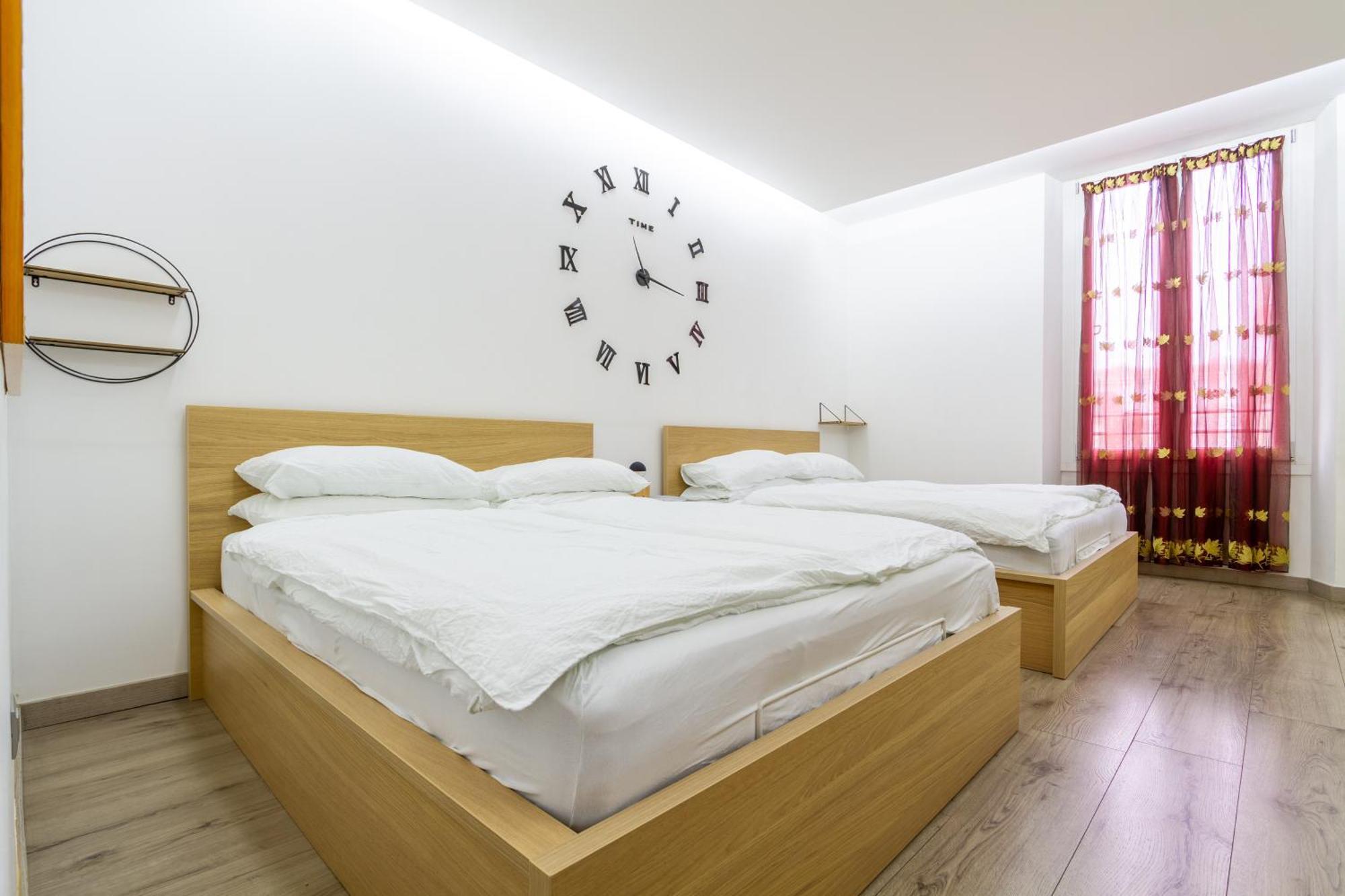 Apartment I Della *