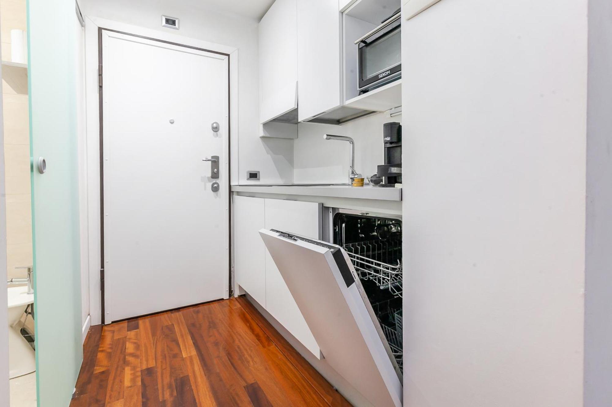 Lejlighed Stile E Comodita Nel Vivace Centro Di Milano