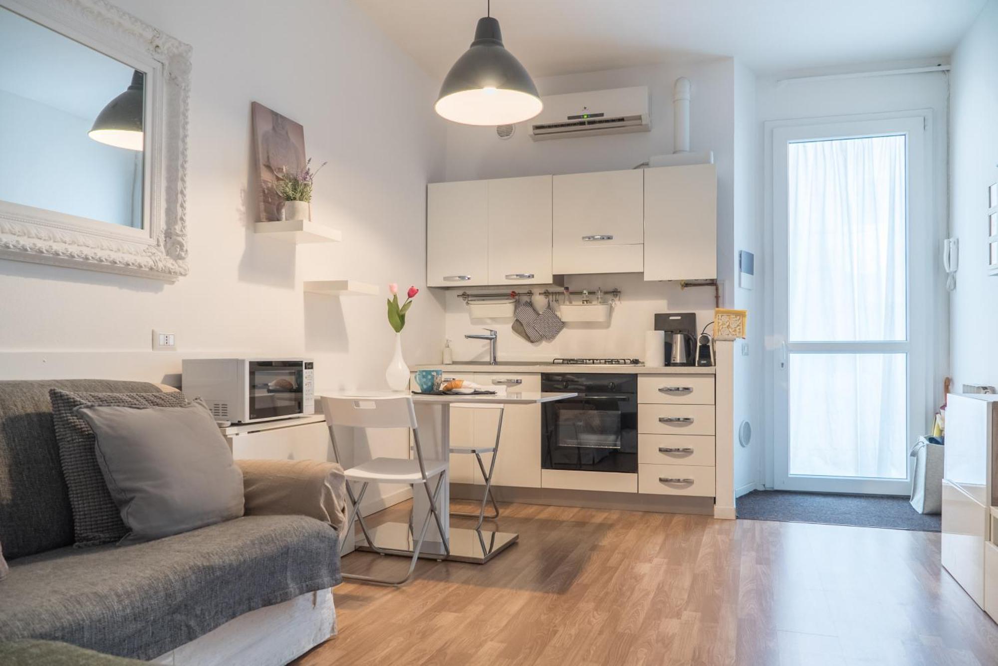 Apartment Charming Milanese Aparment