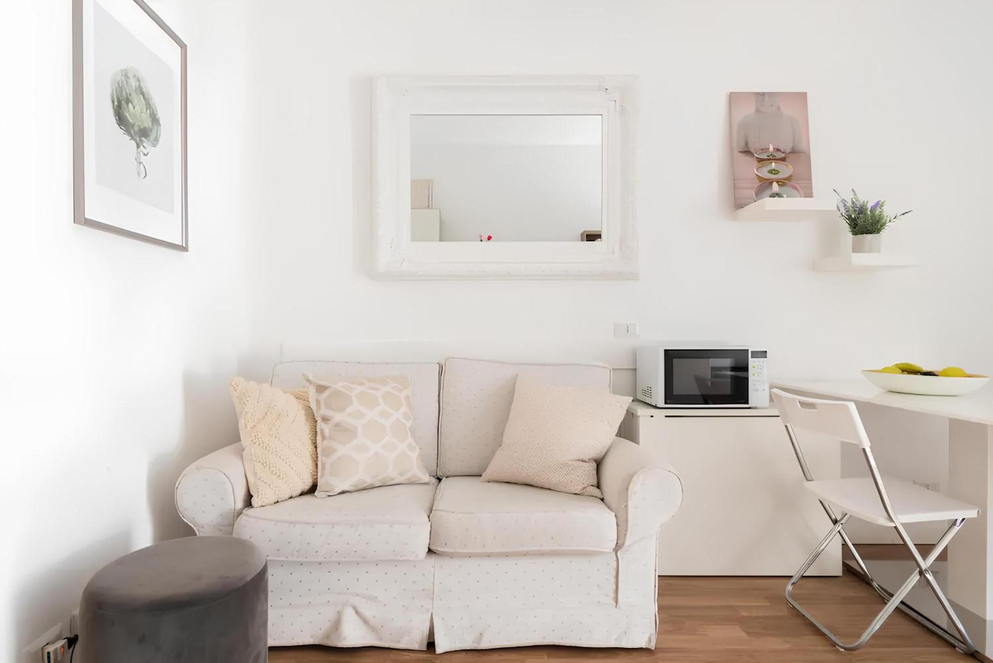 Charming Milanese Aparment Apartment
