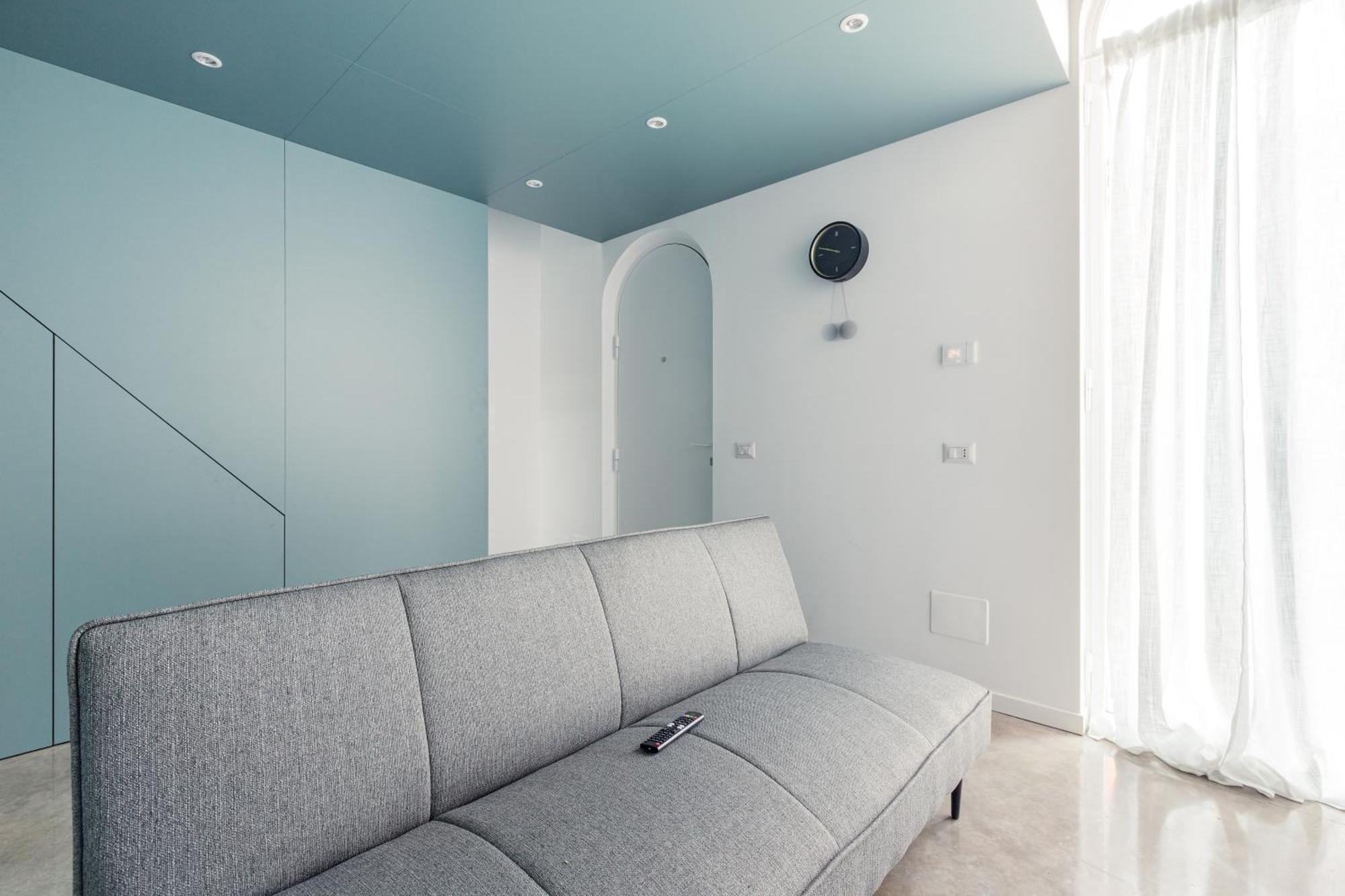 - 800 M Far From Lancetti Station Apartment