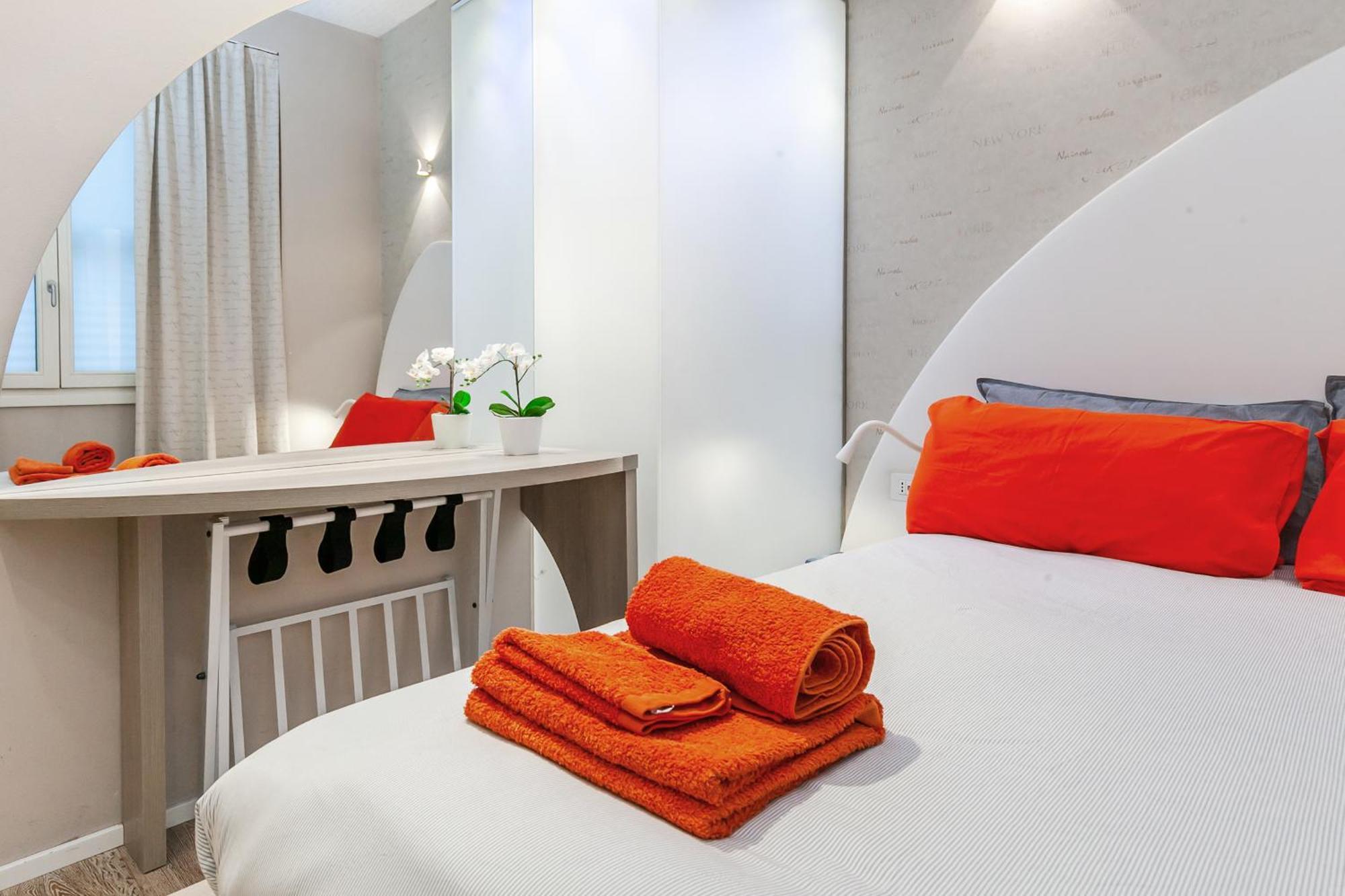Orange M3 Duomo 12 Min Appartamento *