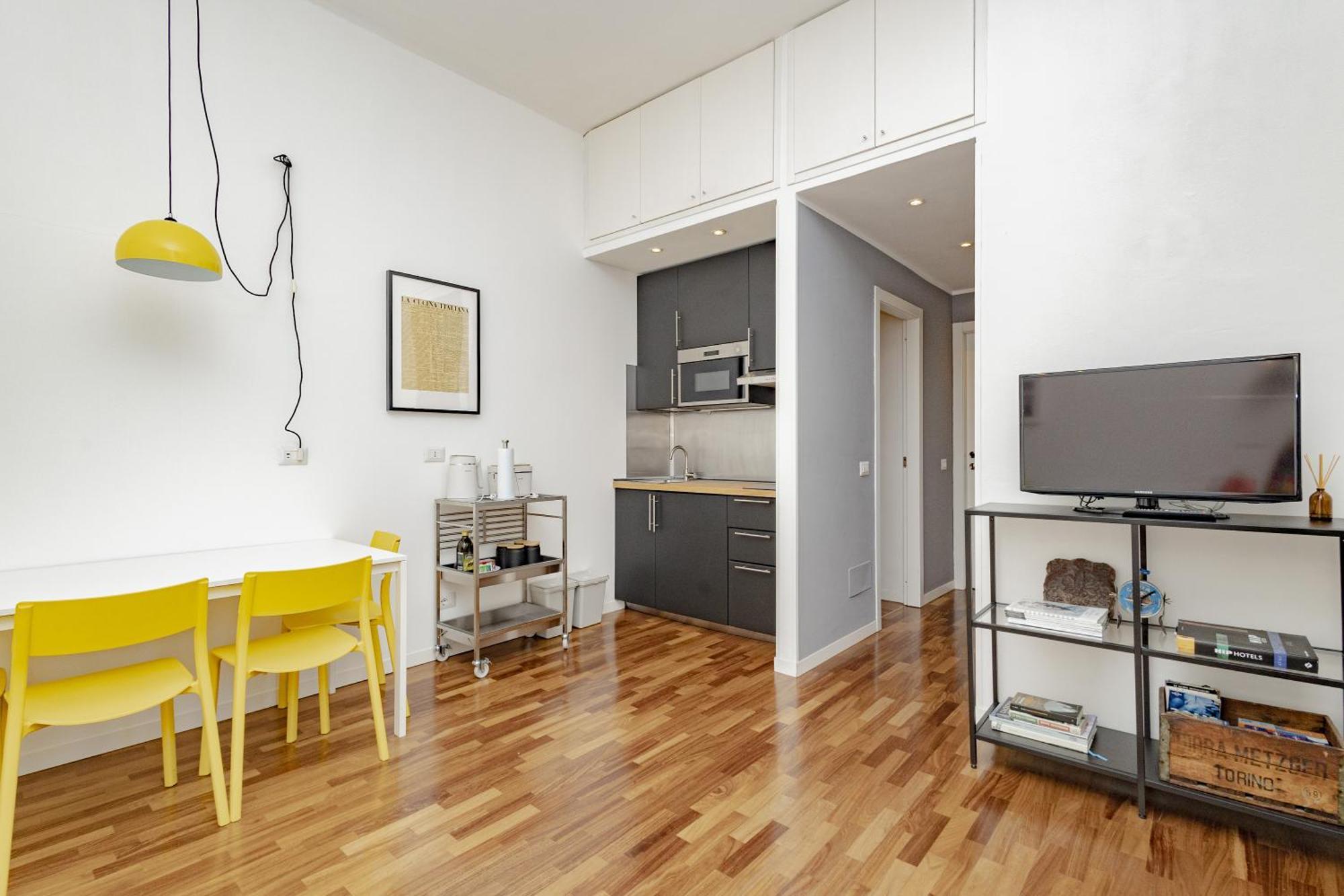 Appartamento Xenia - Cozy Luminous Flat Near Navigli Milano