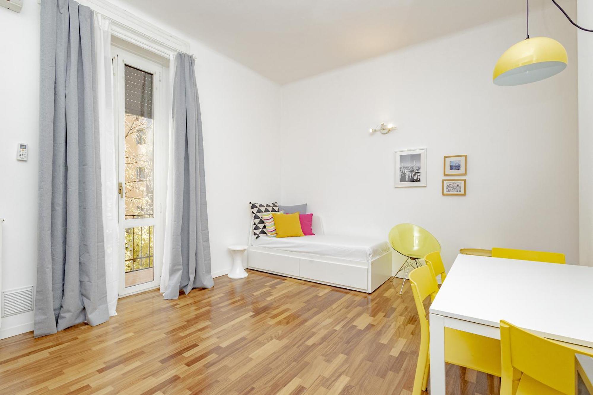 Appartamento Xenia - Cozy Luminous Flat Near Navigli Milano