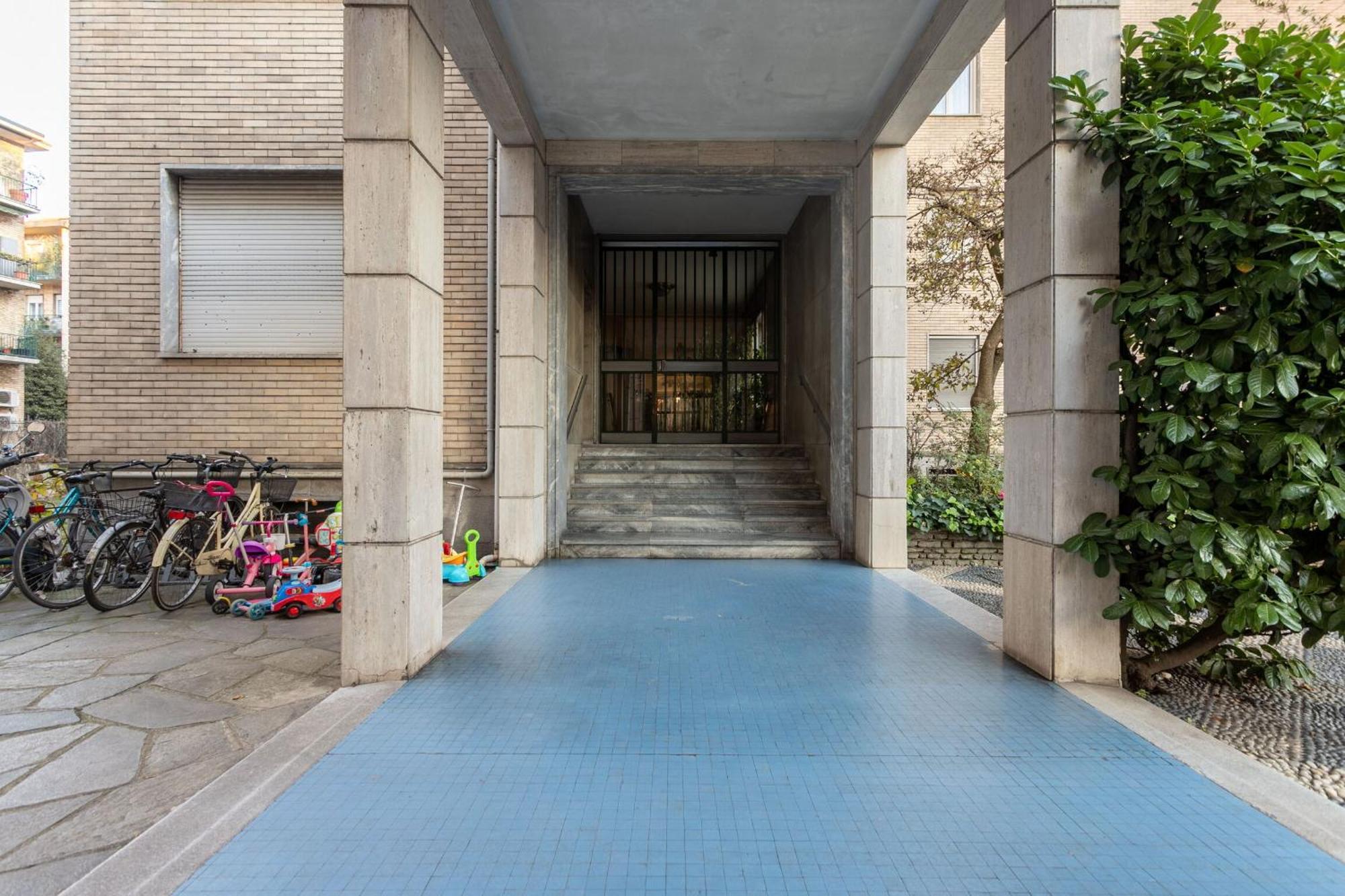 Appartamento Serra 2br With Terrace By Halldis Milano