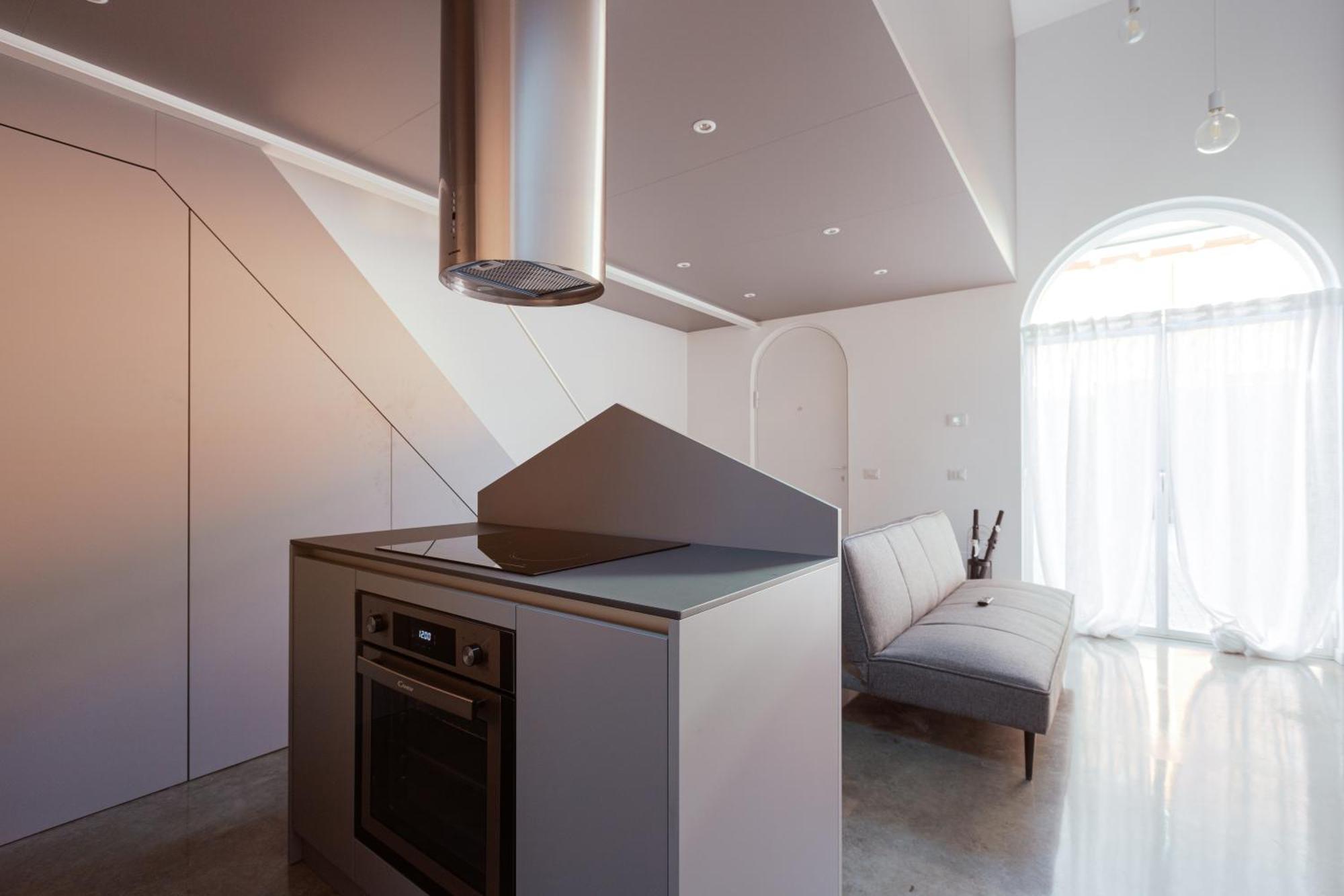 - 800 M Far From Lancetti Station Apartment