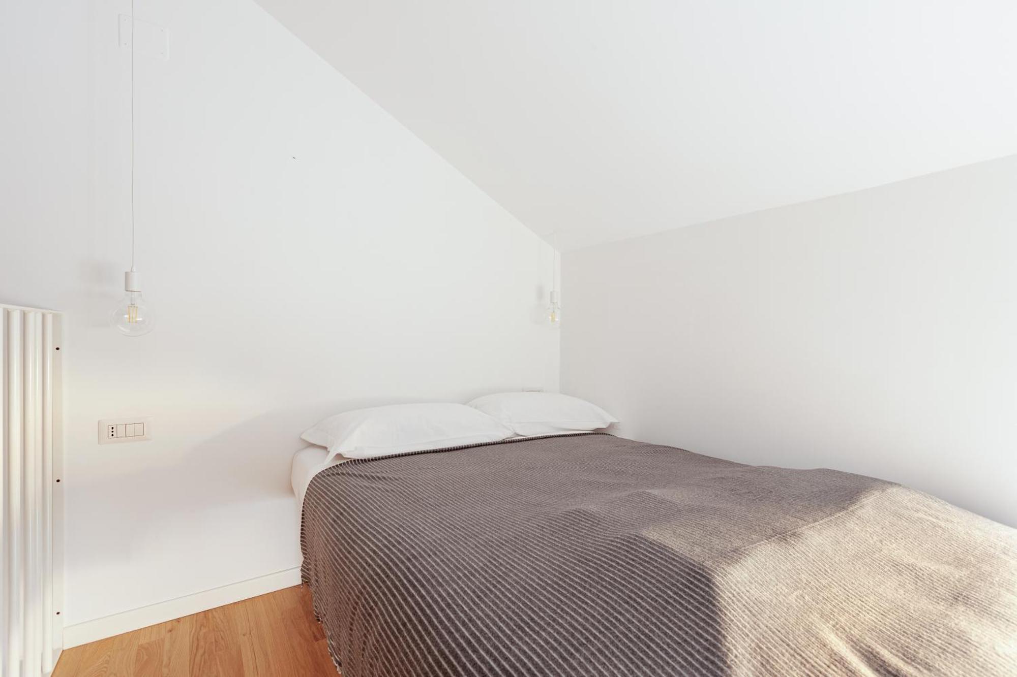 - 800 M Far From Lancetti Station Apartment *