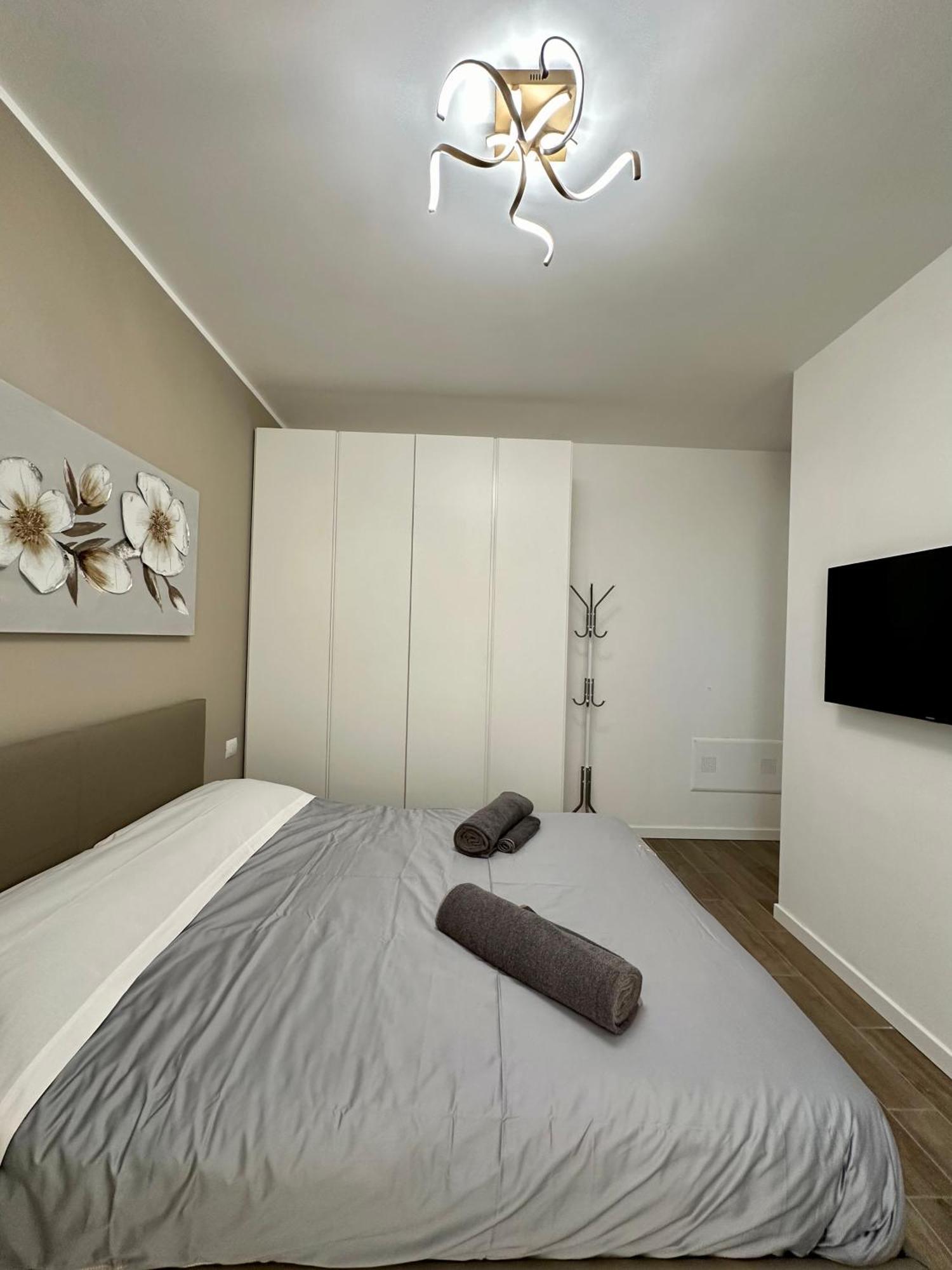 Bed & Breakfast Casa Bianca - Metro E Stazione Sotto Casa Milano