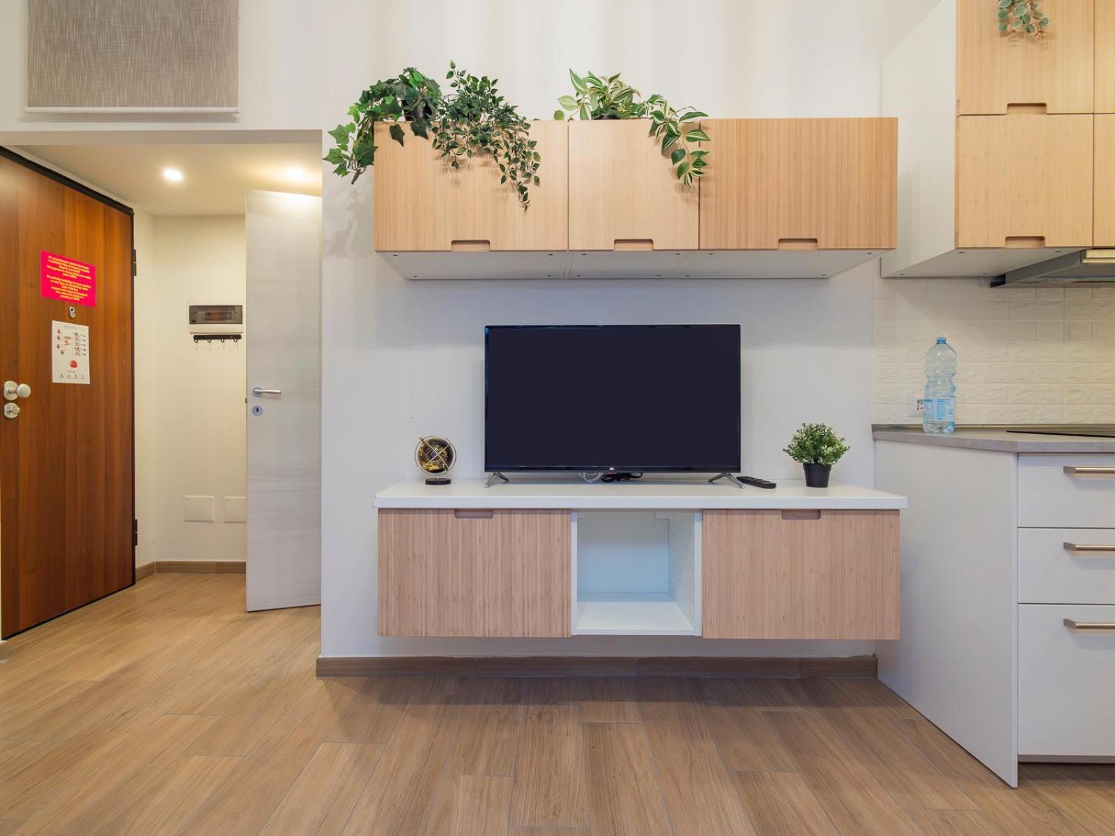 Ihost - Lucania 3 * Milano