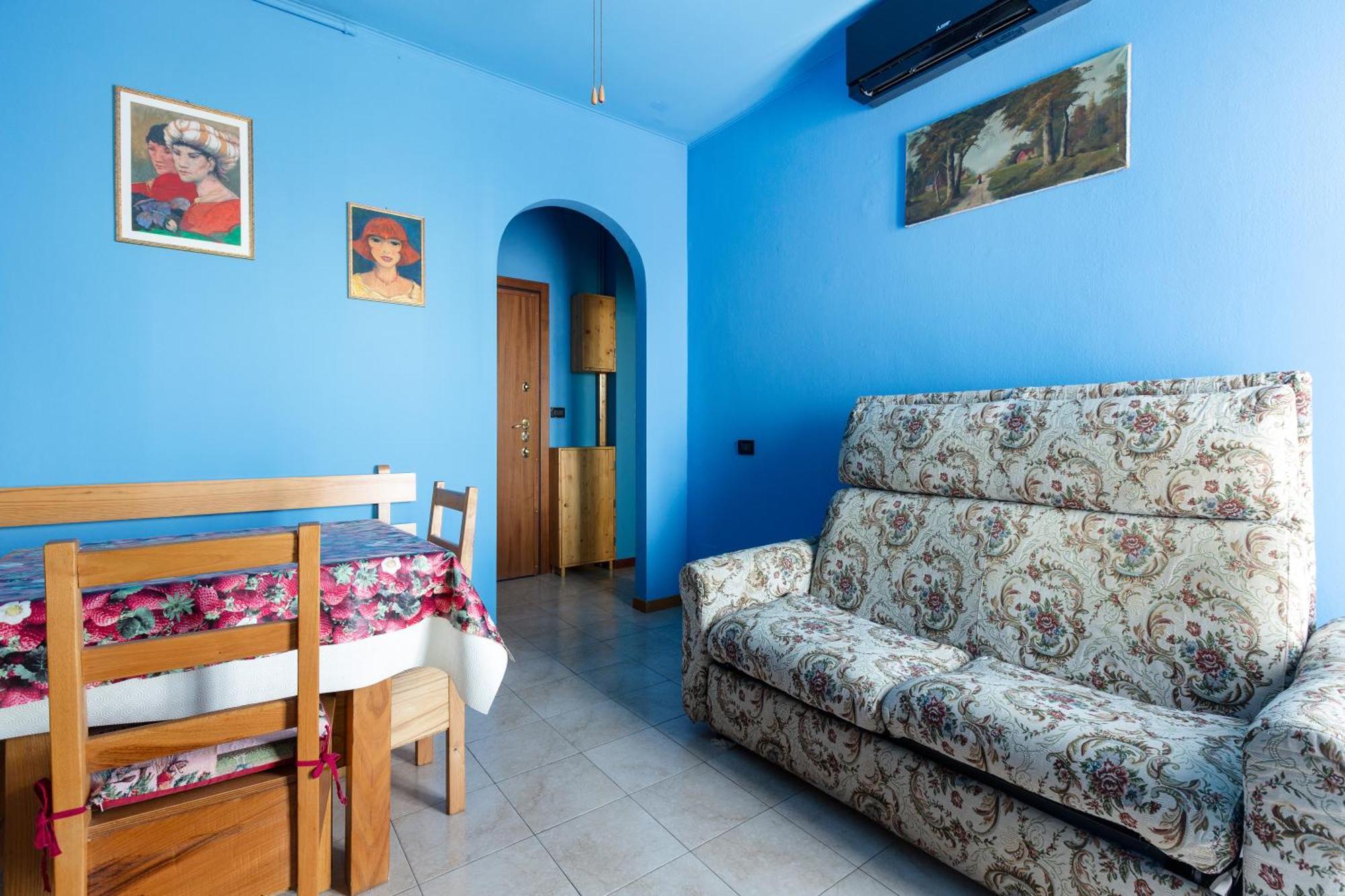 Roomy With Balcony! Milaan