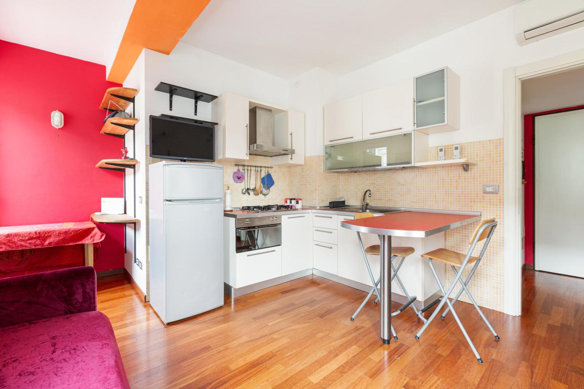 Leilighet Zara Cozy With Balcony - 250m From M5 Istria