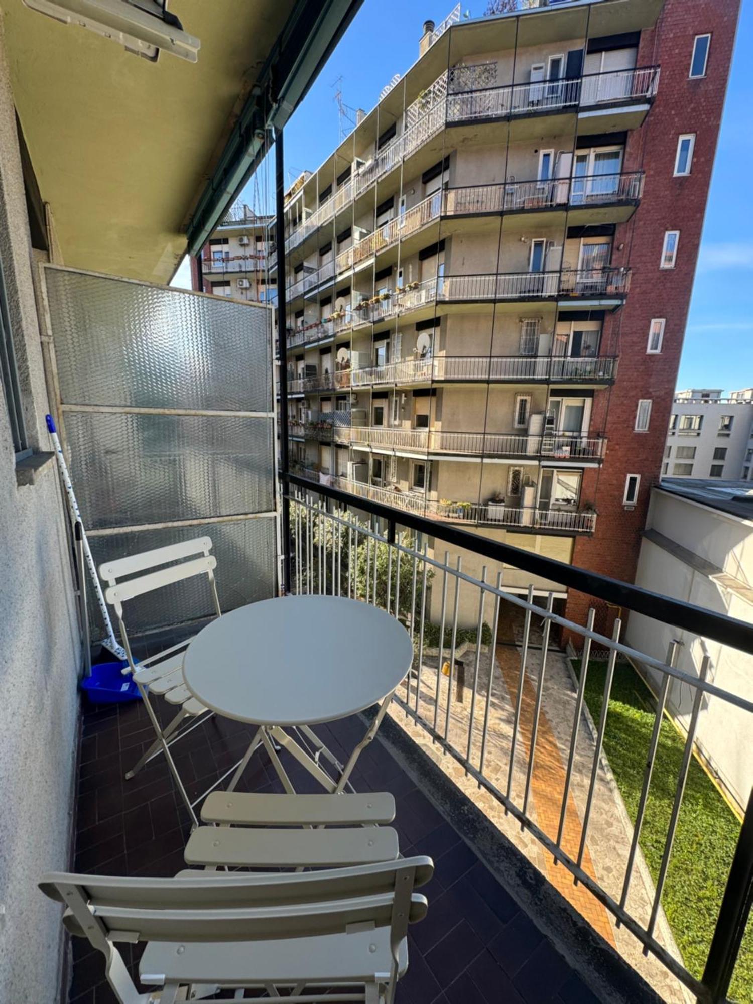 City Life - Fiera Strategic Flat - A/c & Wi-fi Apartment
