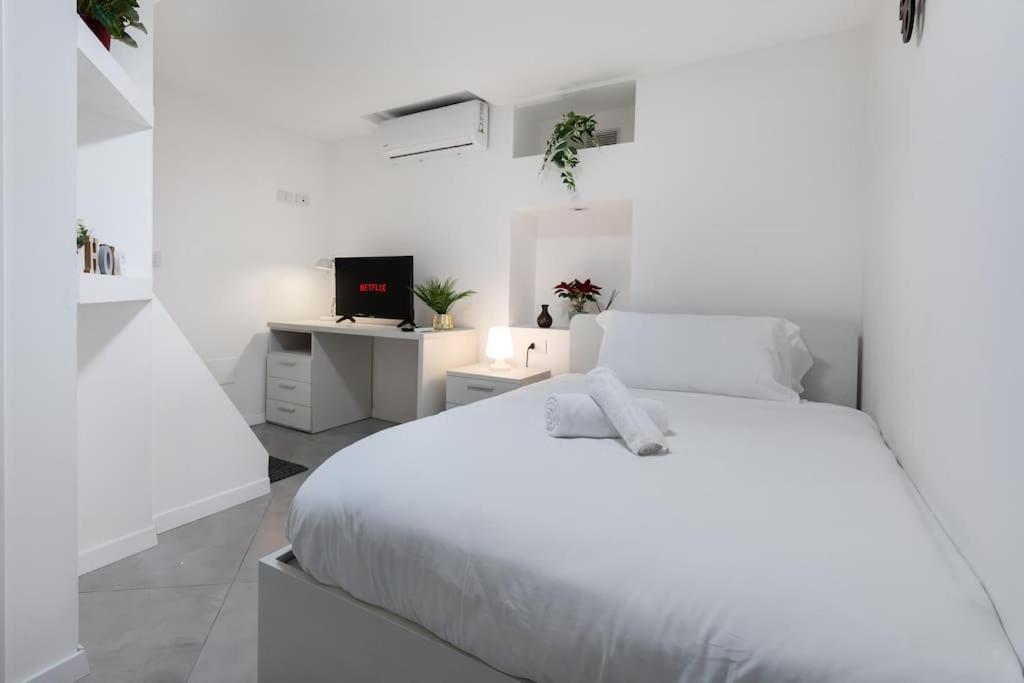 Leilighet Three-suite With Free Netflix And Fast Wifi Milano