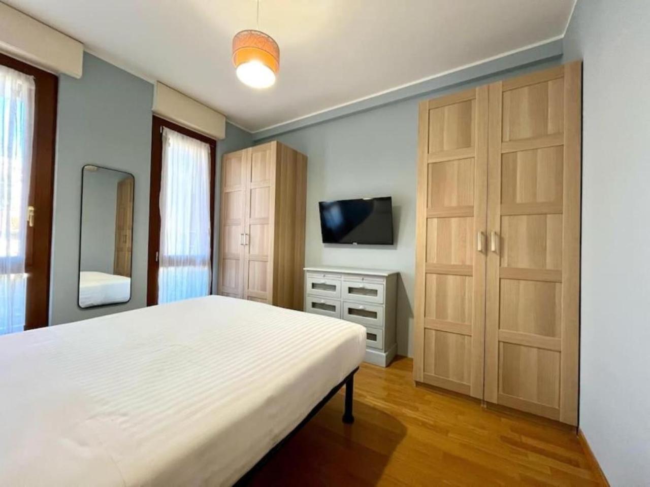Maison Bleue- Romantic Flat,apt Near M1 -duomo 2 Fermate -centro