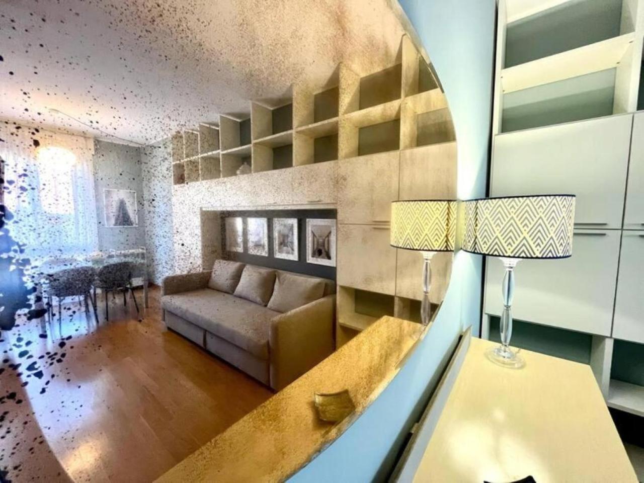 Apartment Maison Bleue- Romantic Flat,apt Near M1 -duomo 2 Fermate -centro Mailand