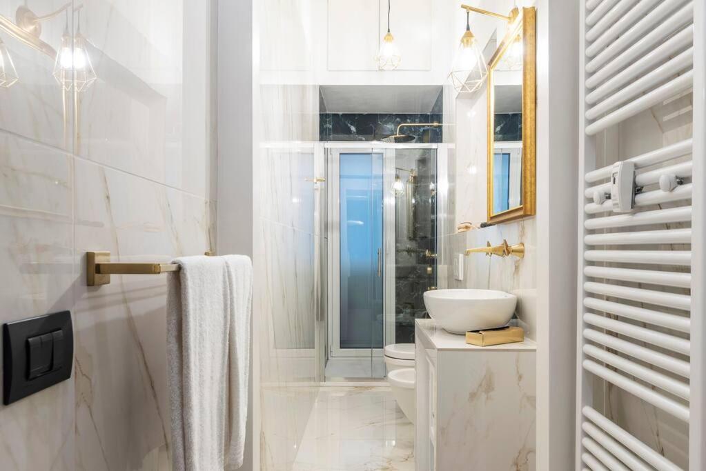 Velasca Flexyrent Aptartment Aircon Apartment