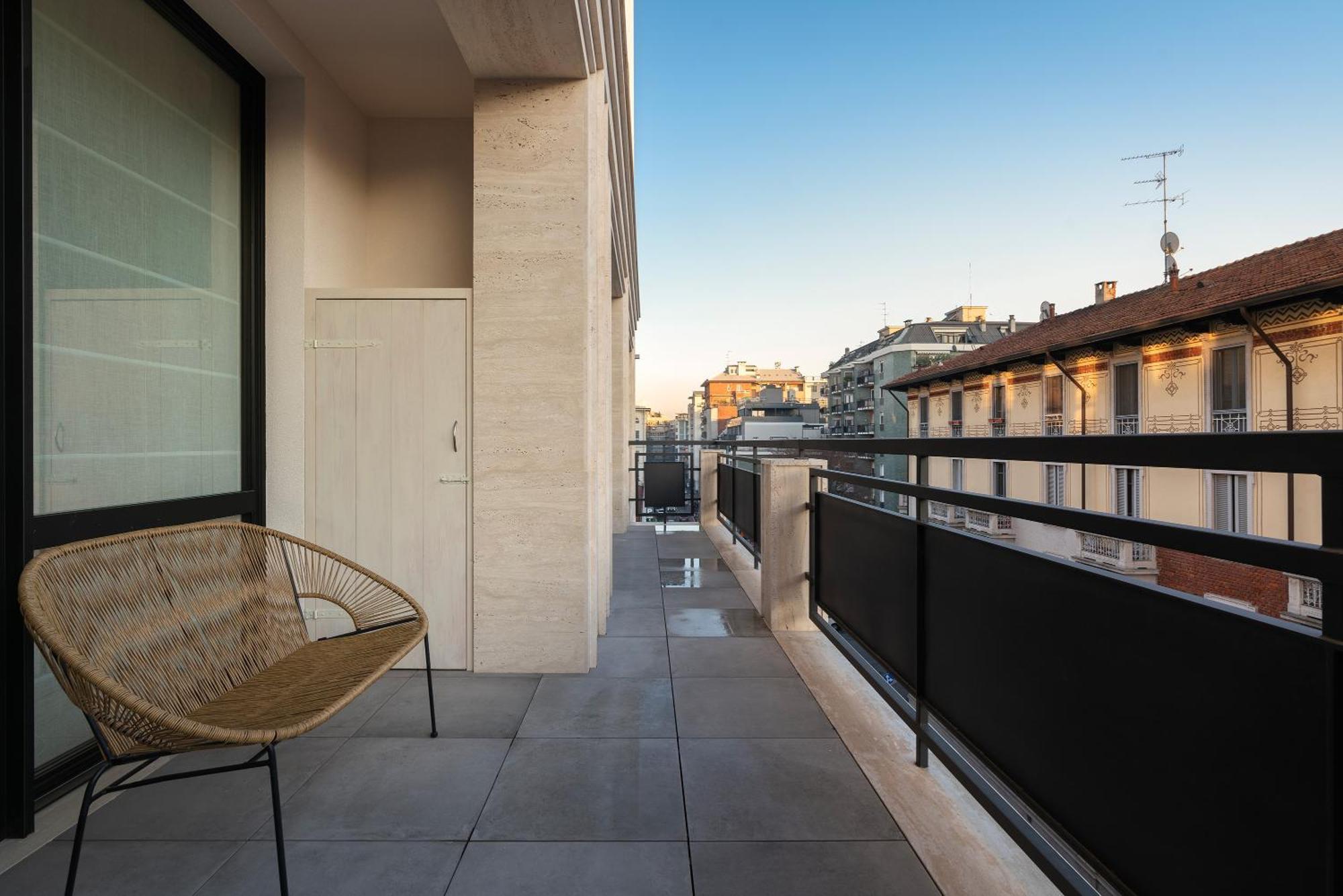 Santa Tecla Living Washington Building