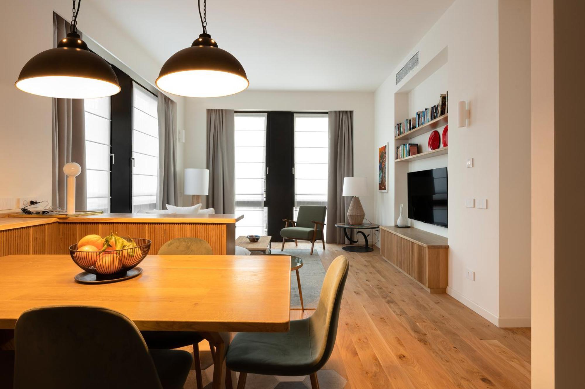 Santa Tecla Living Washington Building * Milan