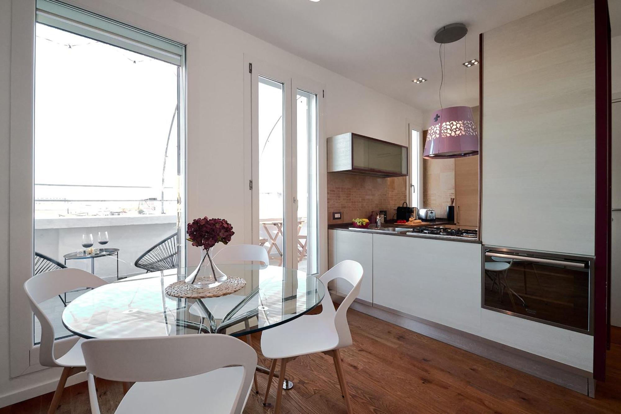 5-days In Apartment *