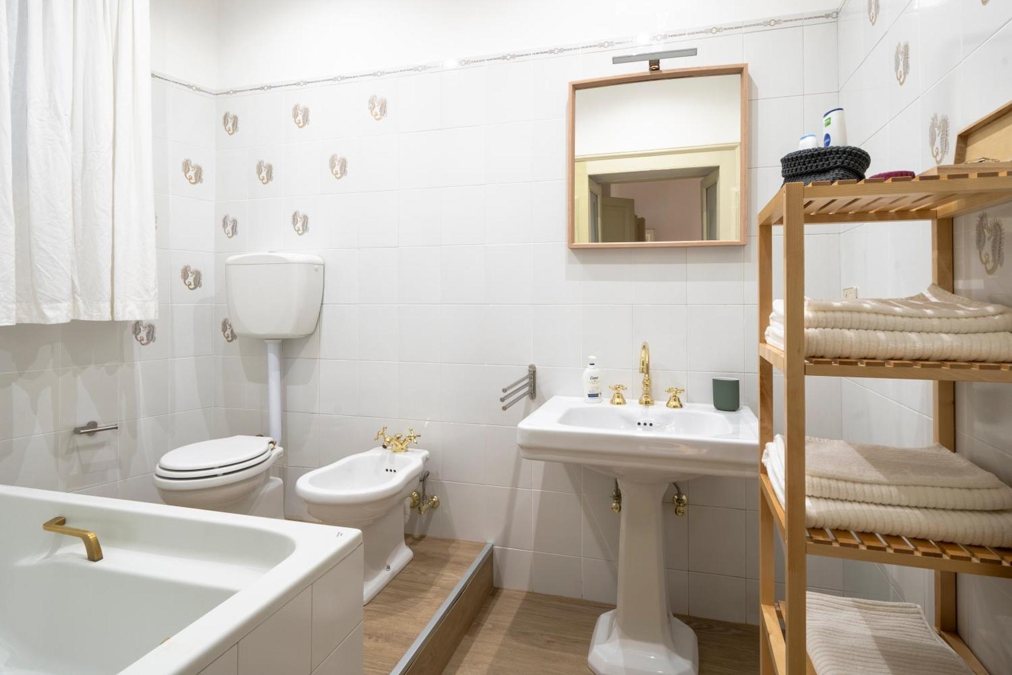 Guest house Private And Bathroom Porta Venezia Milan