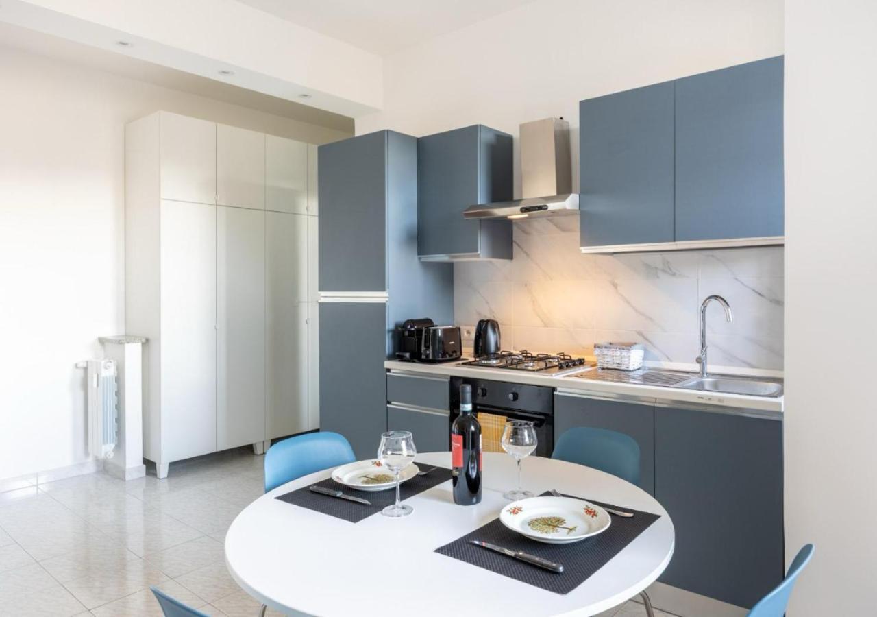 City Life - Fiera Strategic Flat - A/c & Wi-fi Apartment
