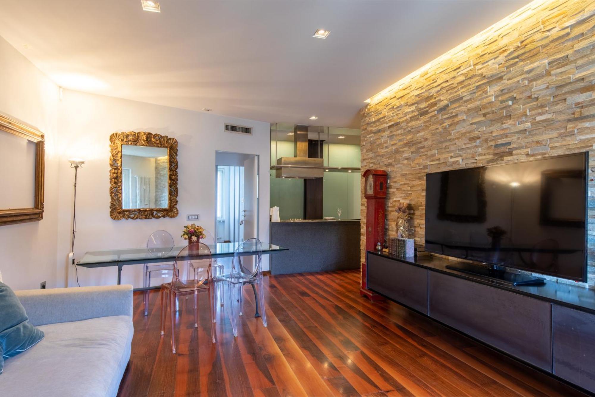 Apartment Porta Venezia- Design Apartment, 2-bedrooms, Netflix, Wifi Milan