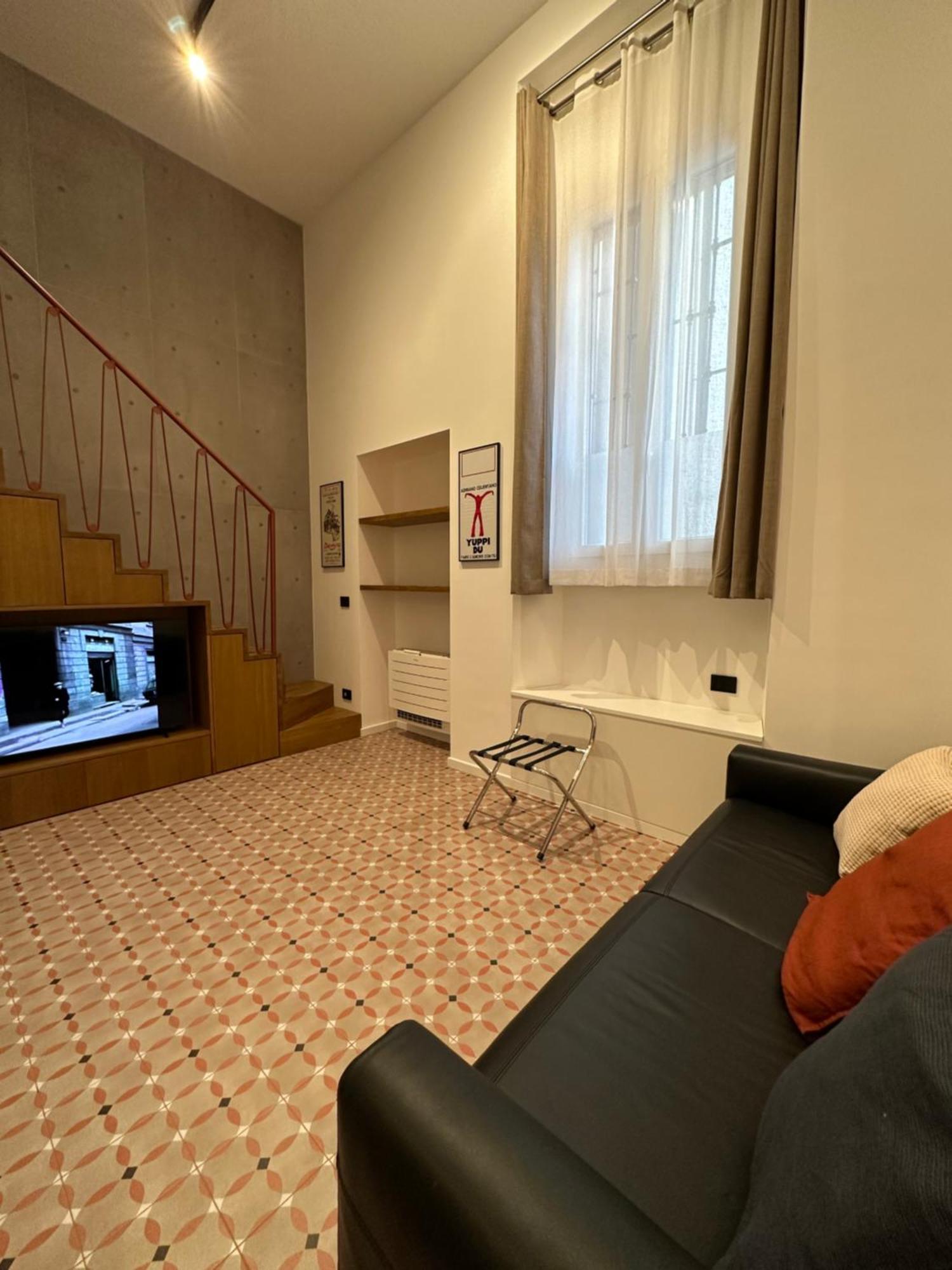 Apartment Flavors Of Milan, A Stylish Mini Loft