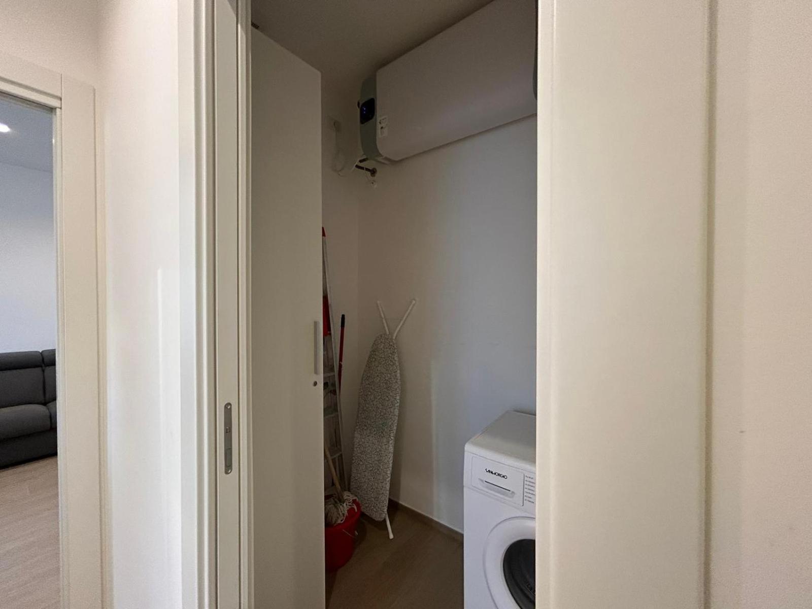 Imhome - Abruzzi Appartement Milaan