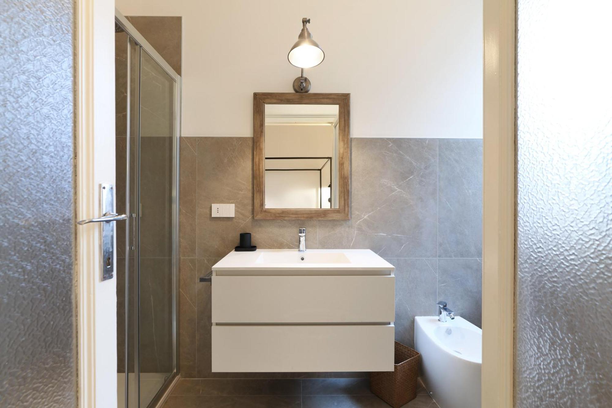 Adelaide Elegant Mailand