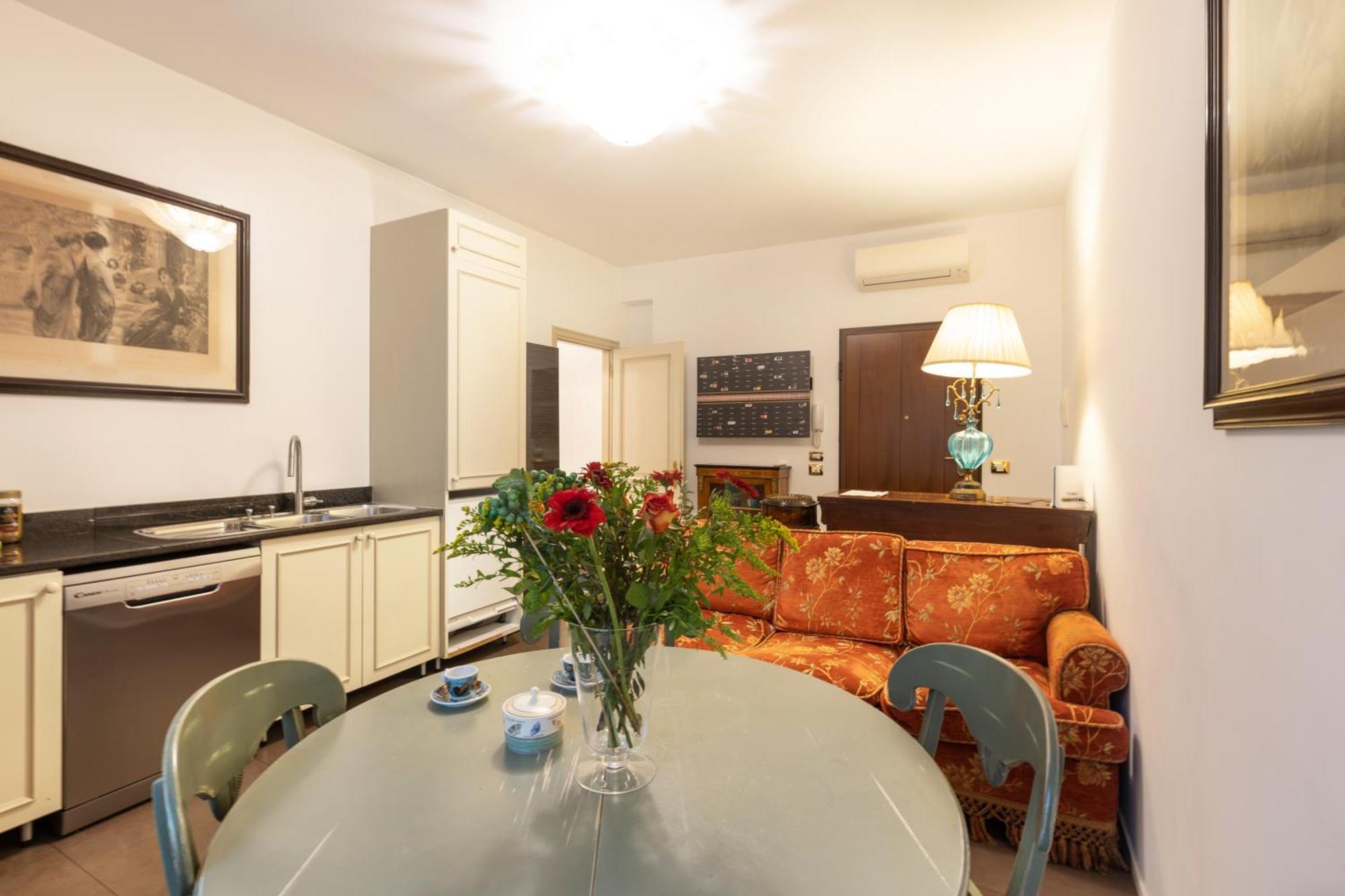 Apartment A Due Passi Dal Duomo Milan