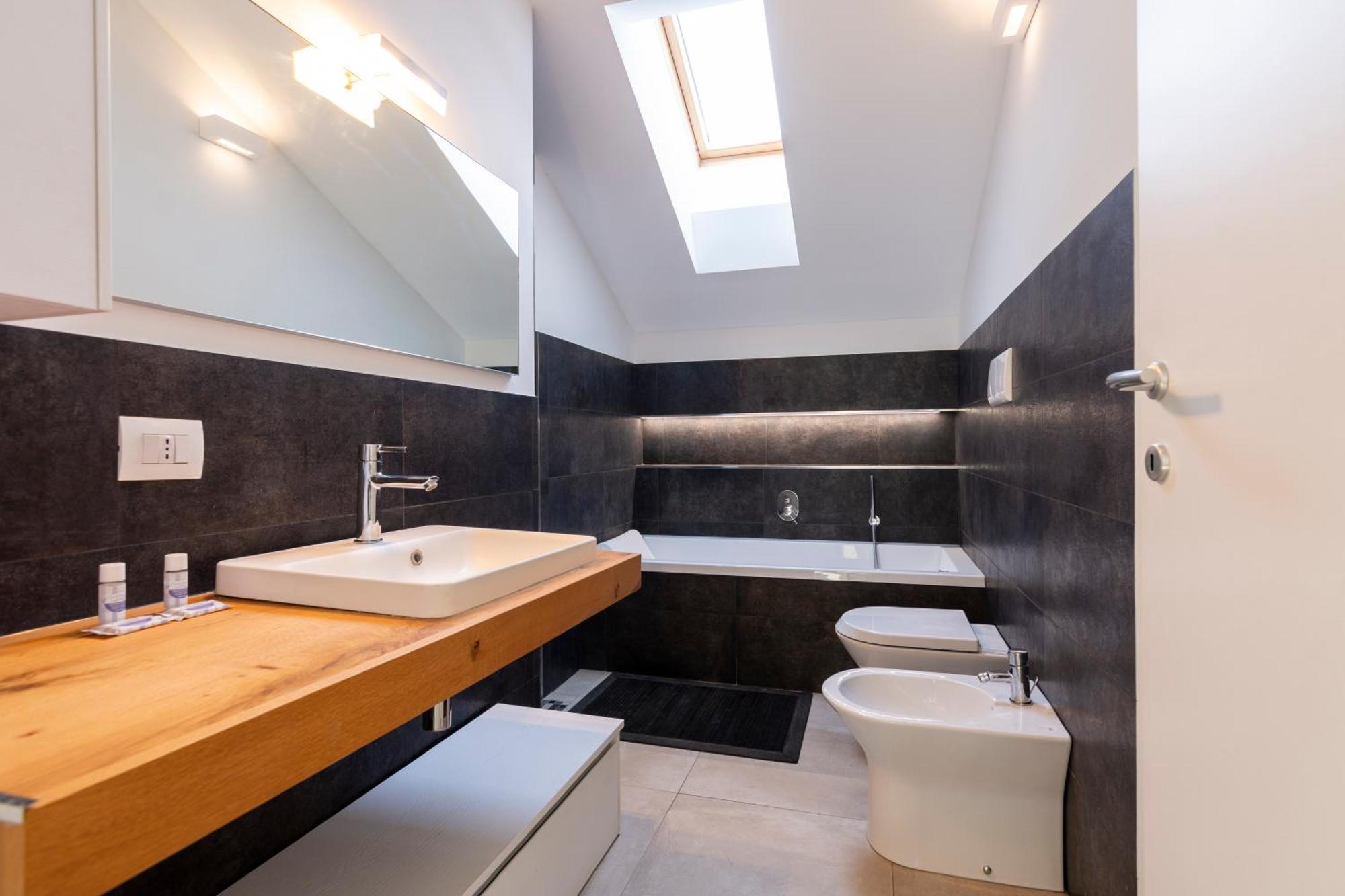 Wolvesdensuite Con Terrazzi E Garage Gratuito Mailand