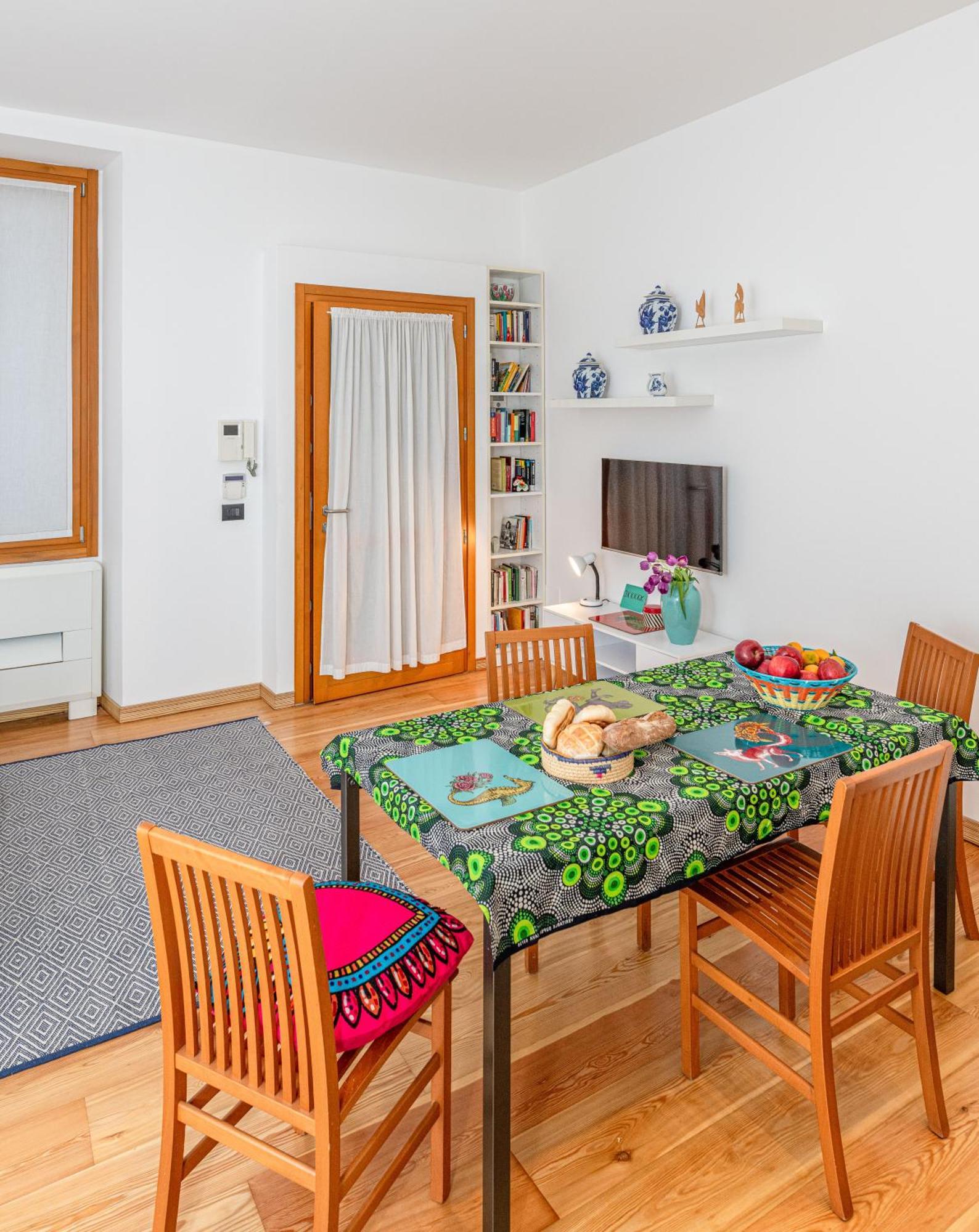 Quiet House In A Lively Area! Appartamento Milano