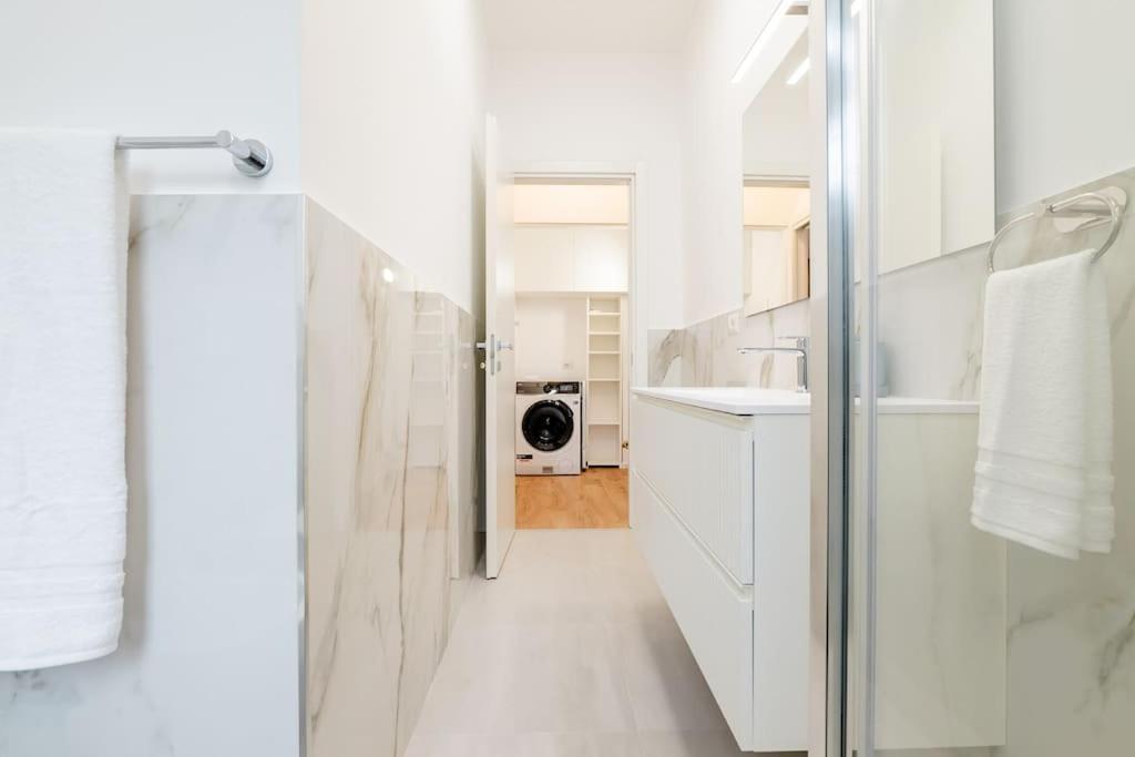 Luxury 1 Bedroom Apartment, Close To San Siro, Fiera And 10 Min Metro To Duomo Appartement