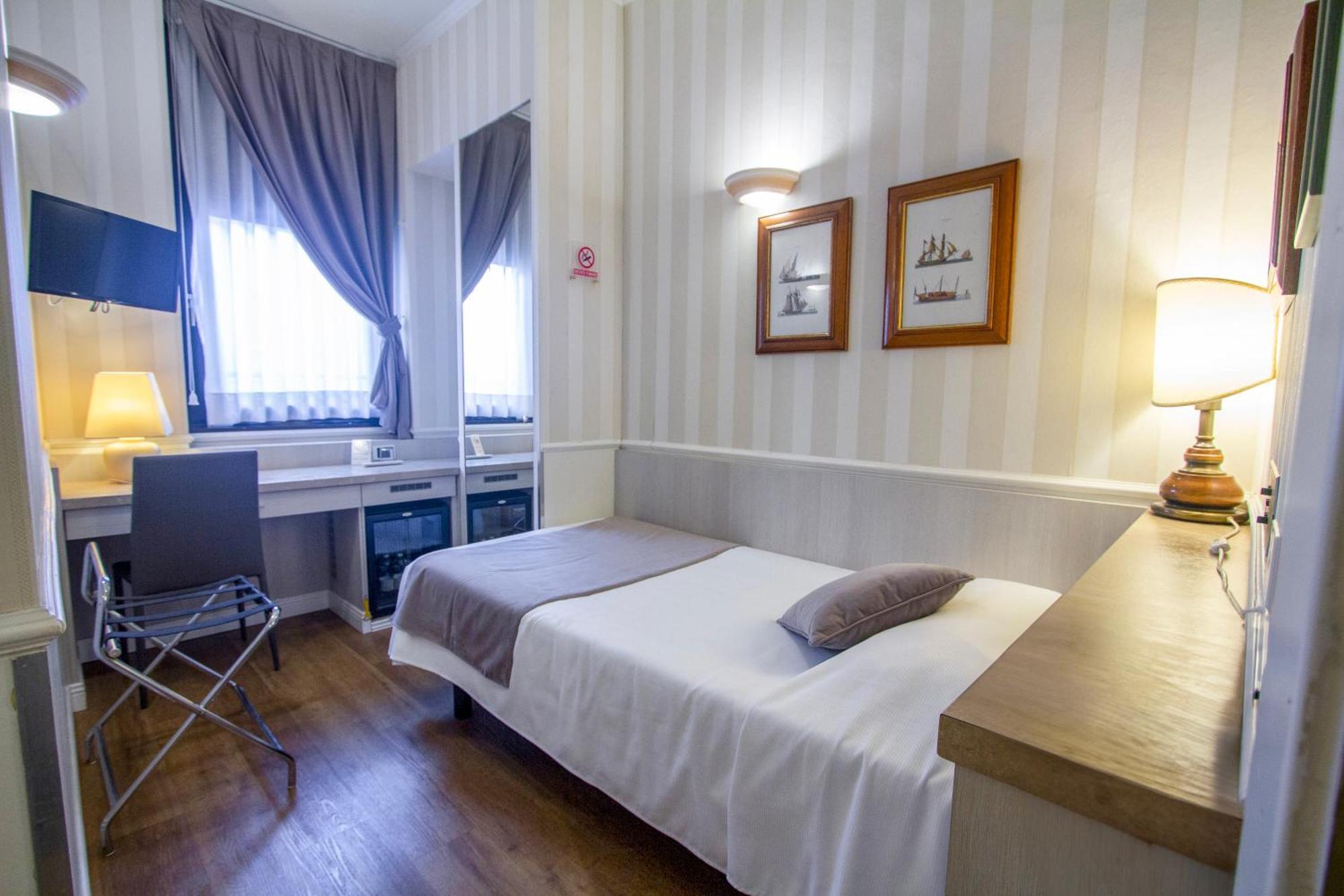 Hotel Flora 3*