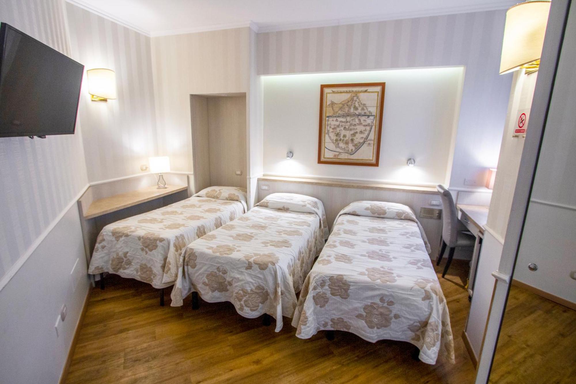 Hotel Flora 3*