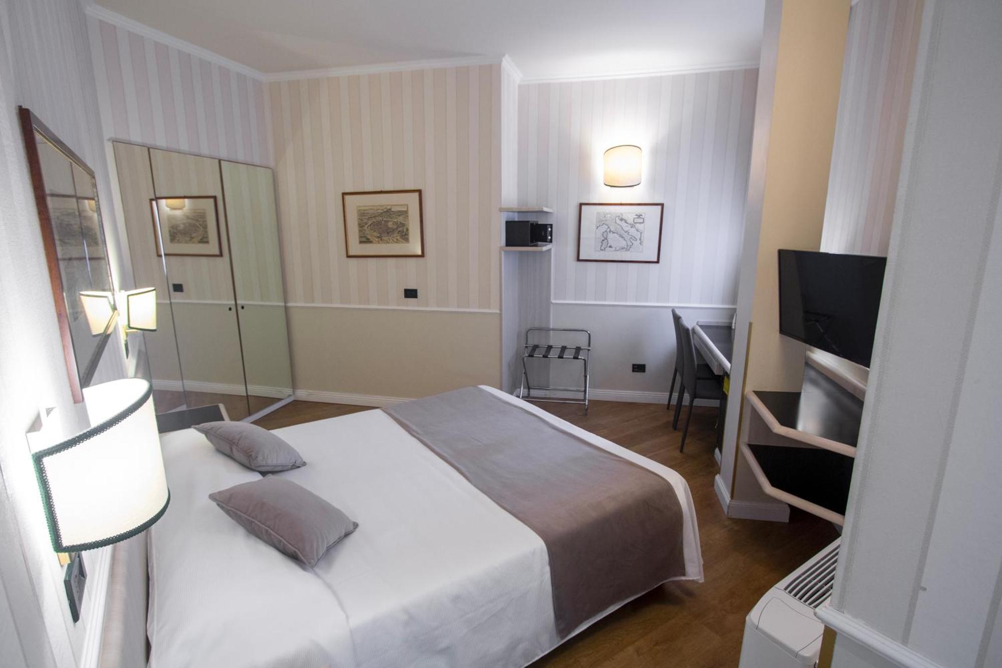 Hotel Flora
