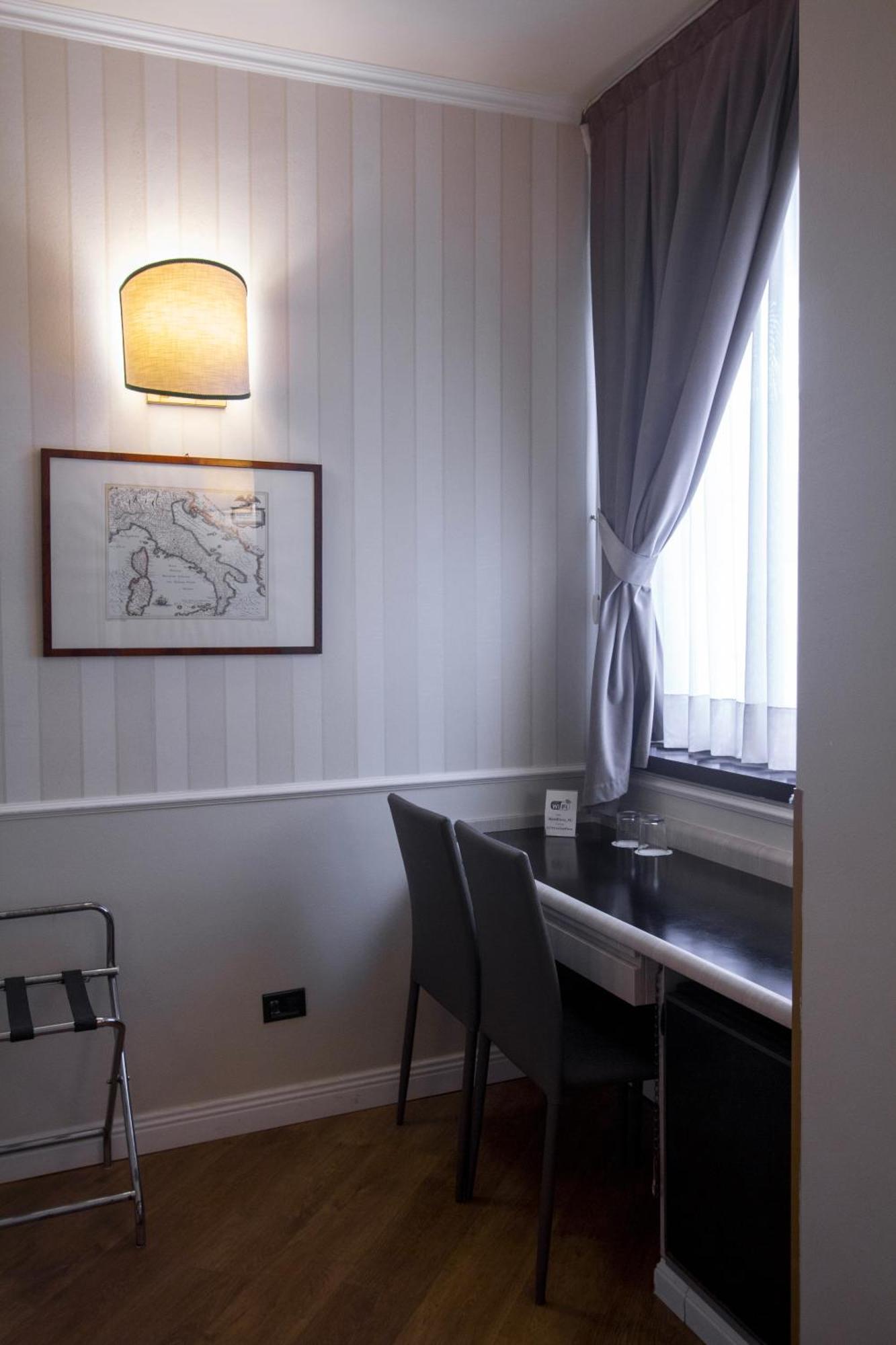 Hotel Flora 3*