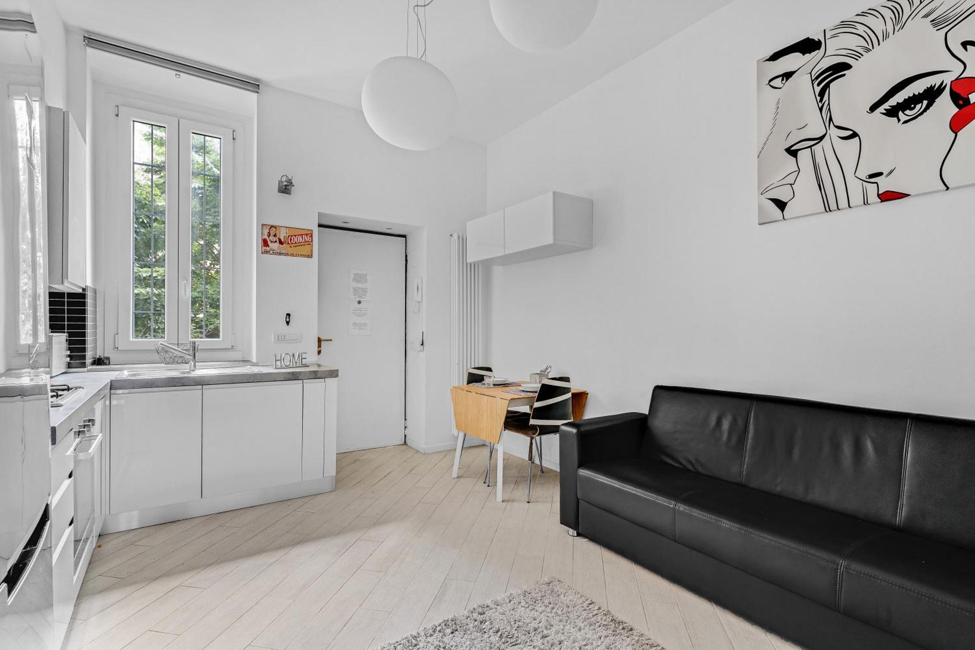 Apartment Cav4 - In The Heart Of -