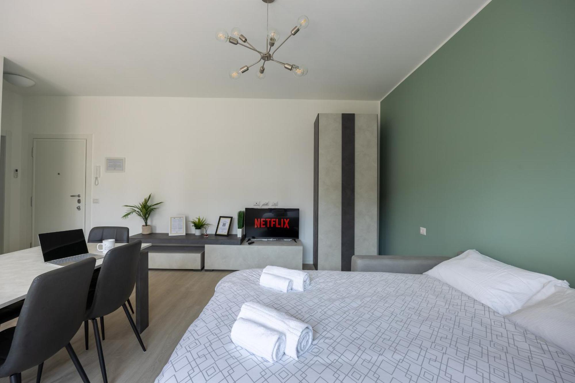 Apartment Duomo - 6 Stops From Duomo, 5min From Station, Ac, Netflix,