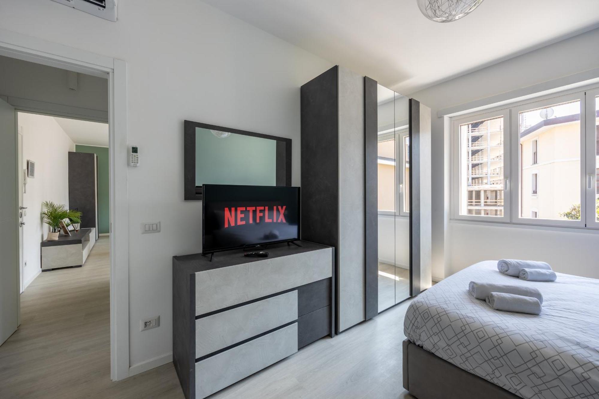 Duomo - 6 Stops From Duomo, 5min From Station, Ac, Netflix, Apartment *