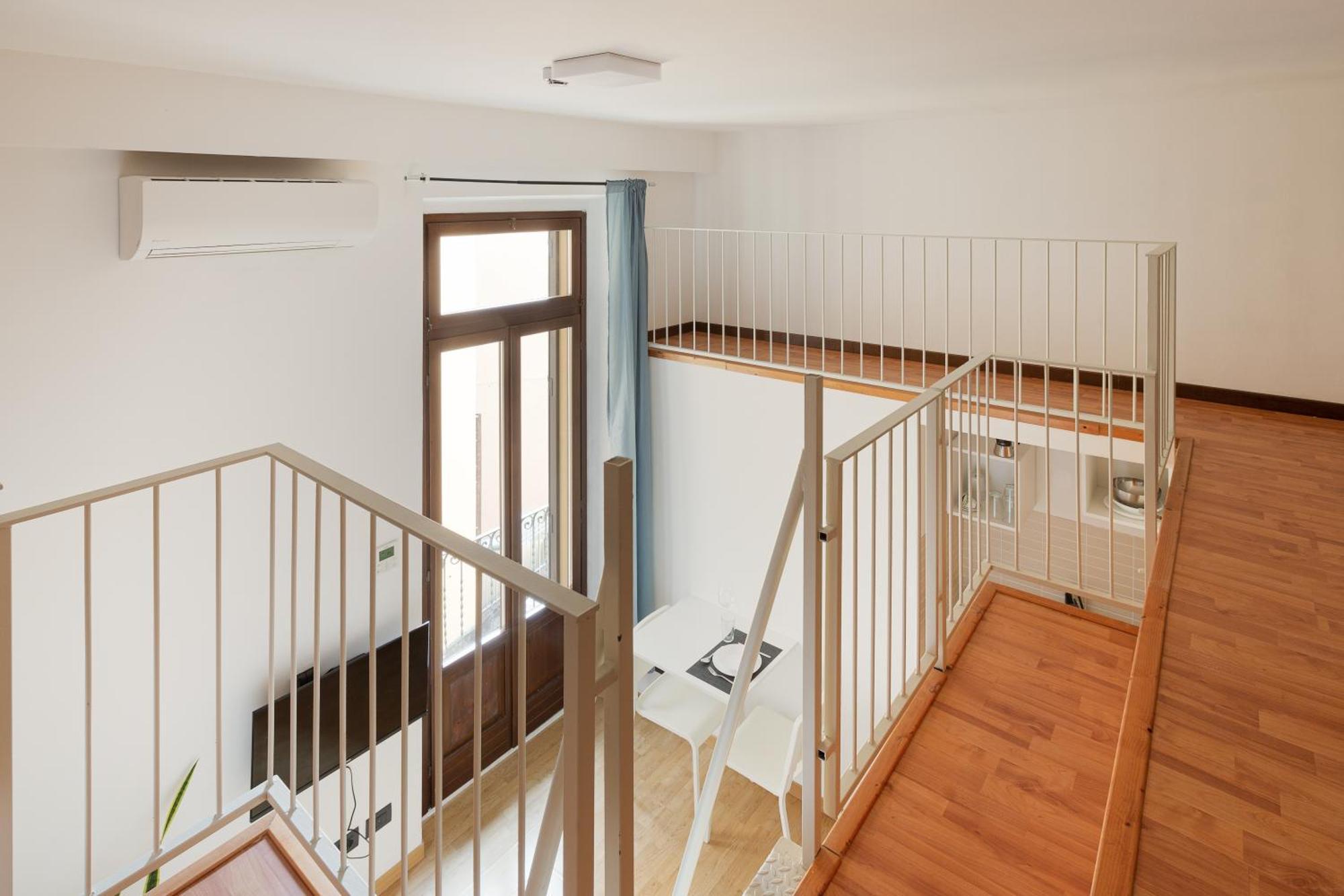 Magenta Long Let Apts * Milano