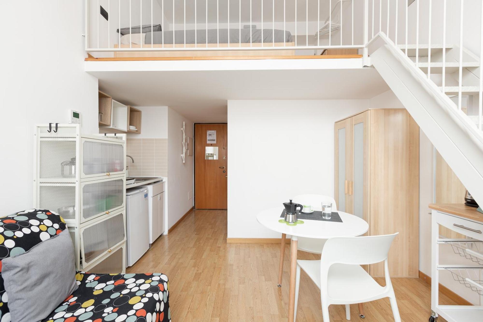 Magenta Long Let Apts * Mailand