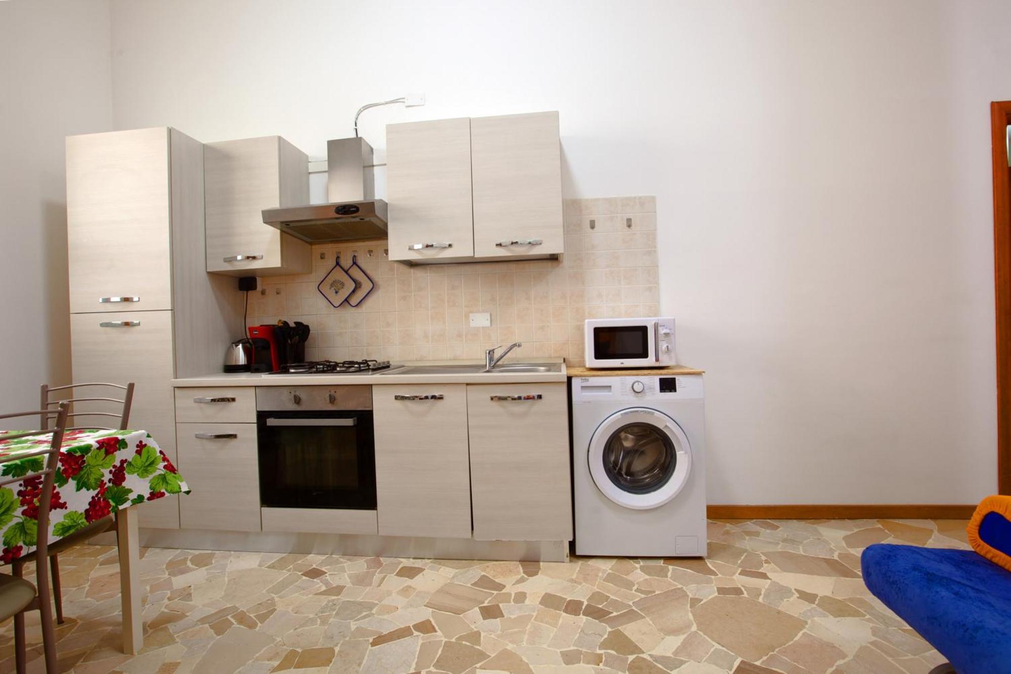Bilocale A 400m Dalla Stazione Di Lambrate - Casa Abano Milaan