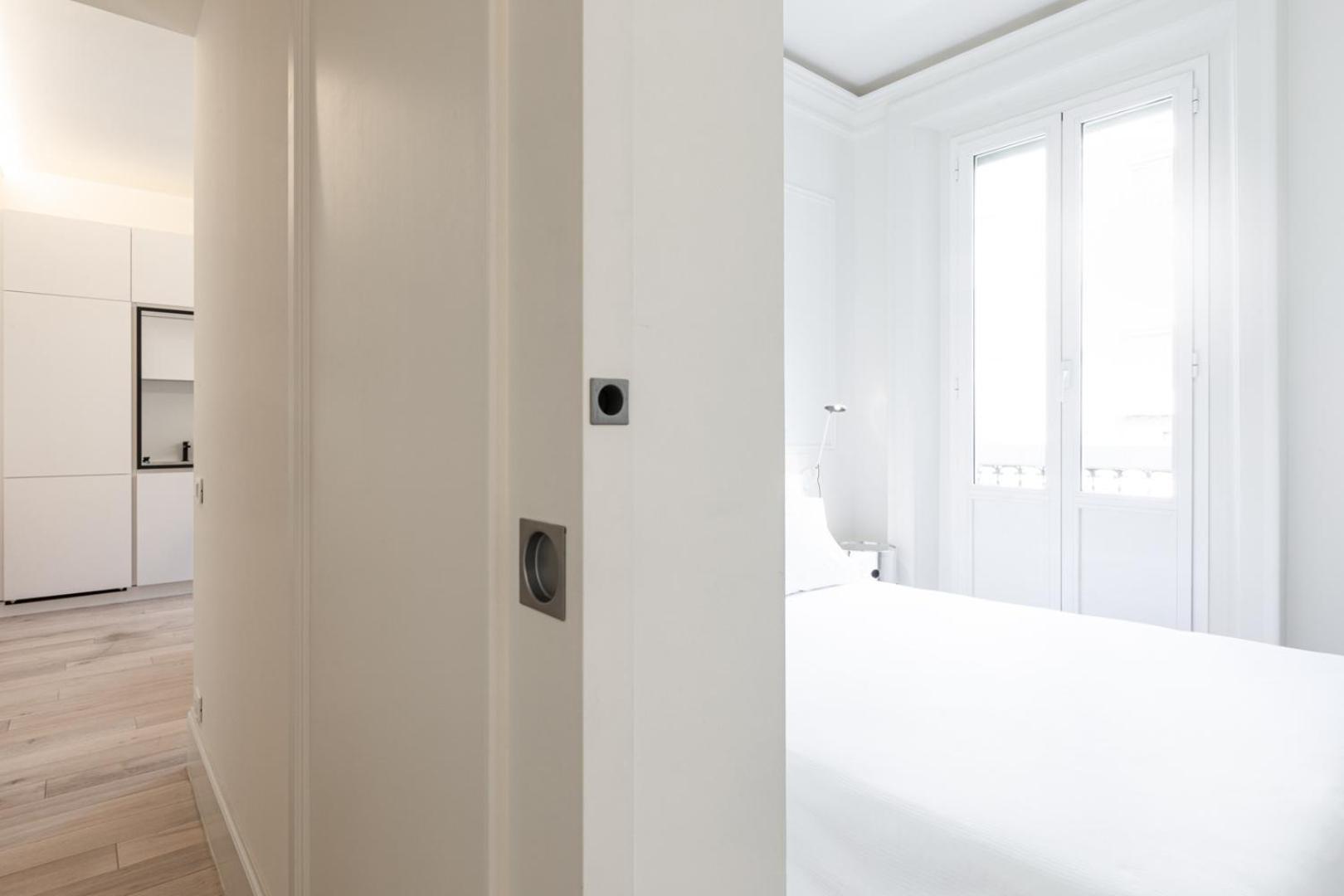 Apartment With Balcony - Collection Milan
