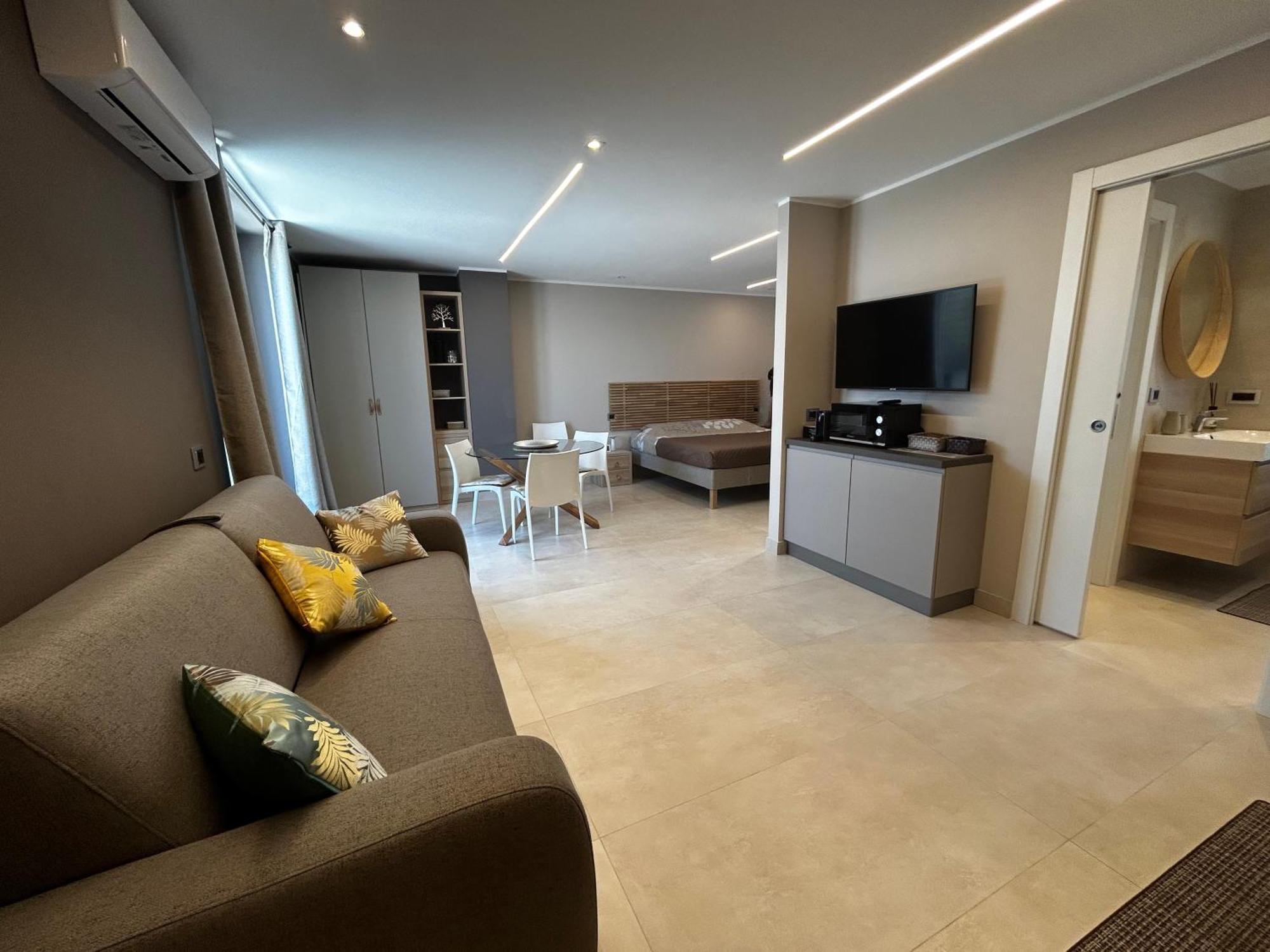 Apartment R39 Attic With Terrace And Private Parking Mailand