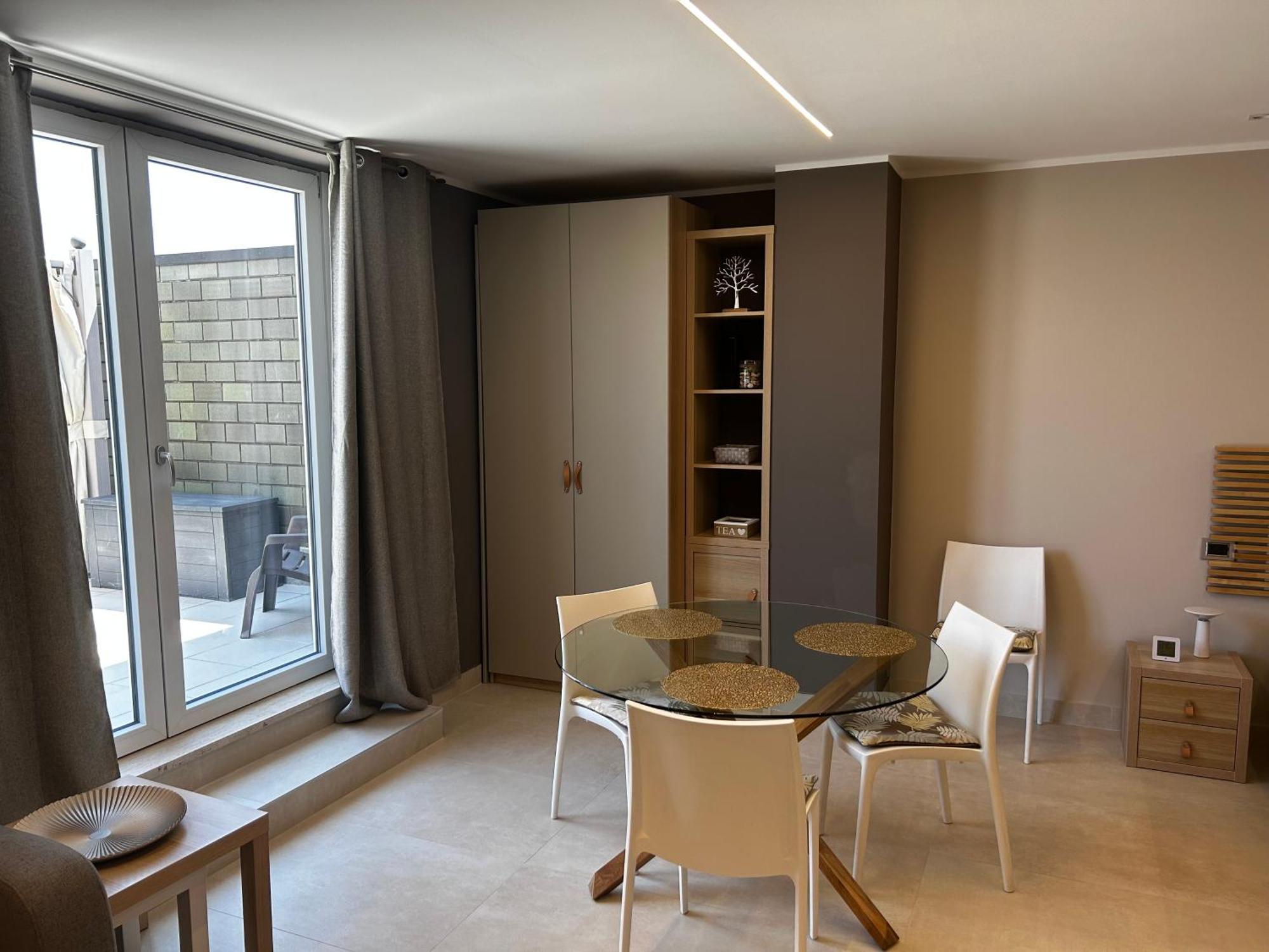 R39 Attic With Terrace And Private Parking *