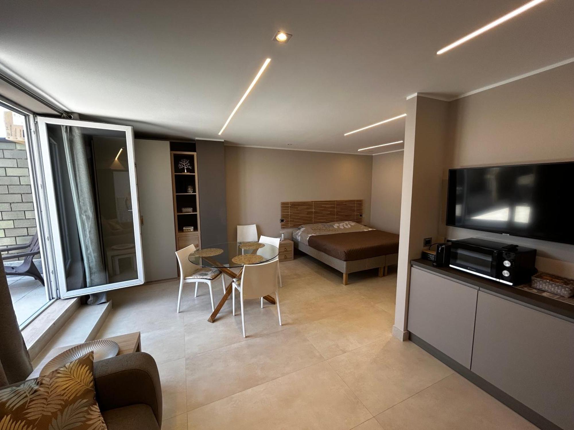 R39 Attic With Terrace And Private Parking *